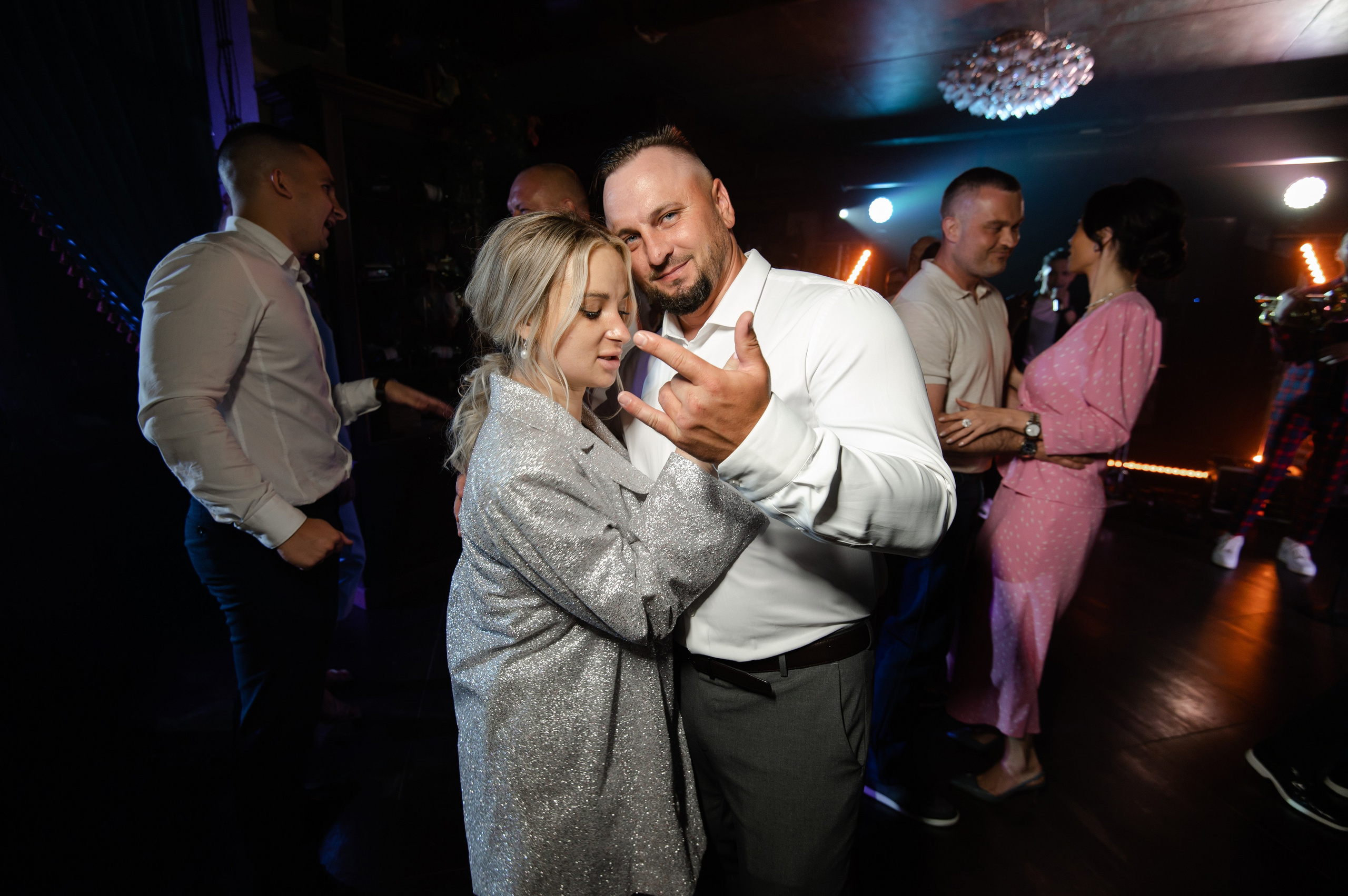 Свадебная фотосессия в отеле Hayat Regency Rostov. Свадебный фотограф в Ростове Максимов Максим