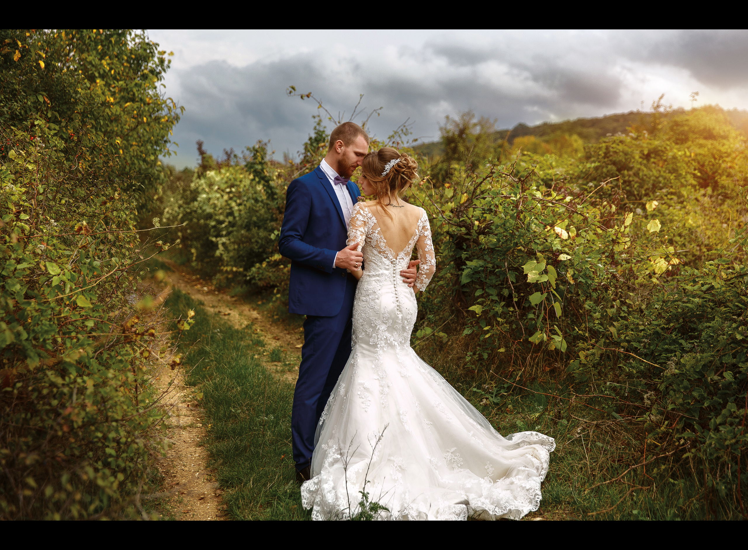 Renatphoto-Фотосессия свадьбы в Сукко на живописных полях. Профессиональная фотосъёмка интерьеров, предметная фотосессия еды для меню г. Анапа