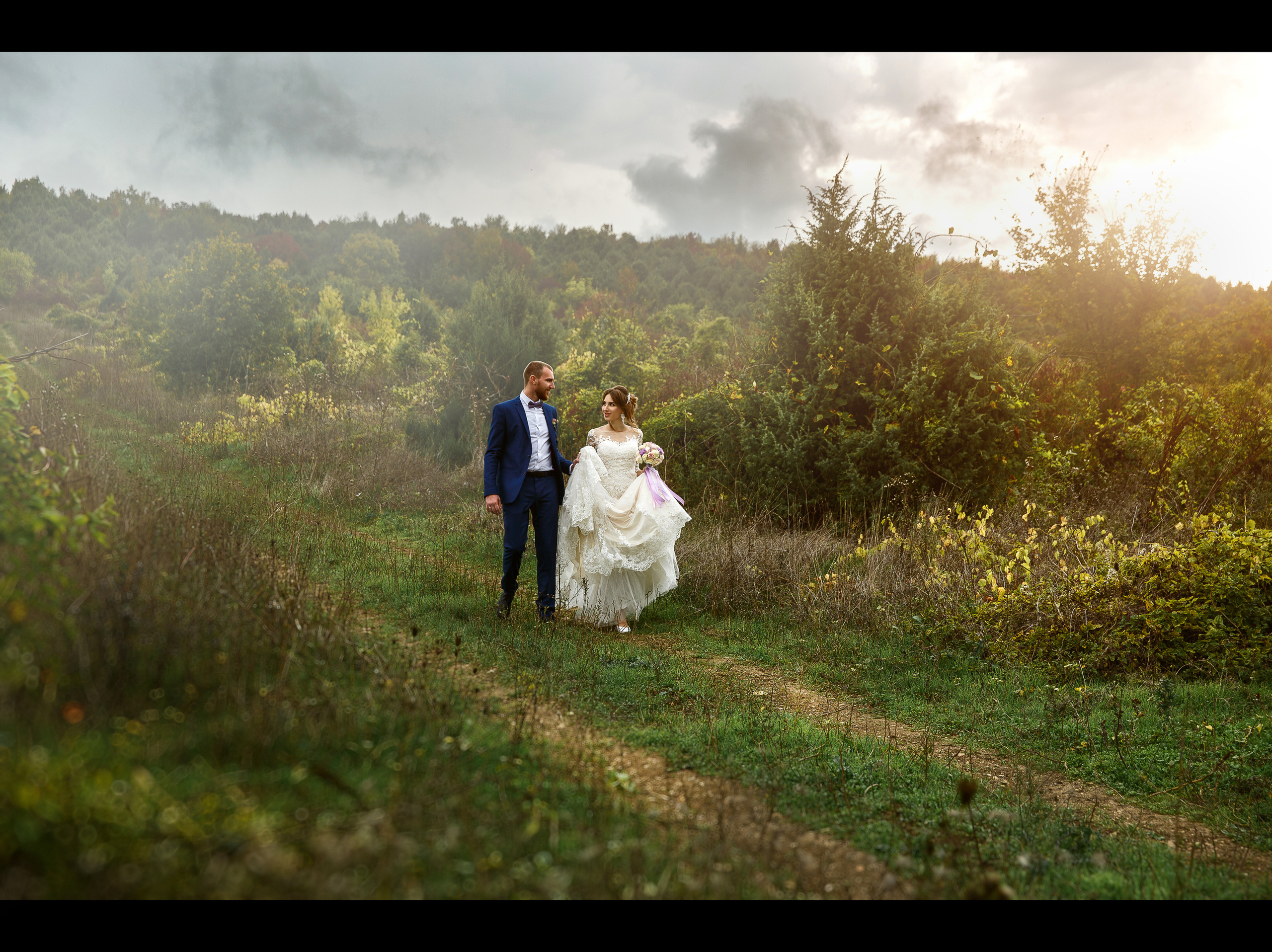 Renatphoto-Фотосессия свадьбы в Сукко на живописных полях. Профессиональная фотосъёмка интерьеров, предметная фотосессия еды для меню г. Анапа