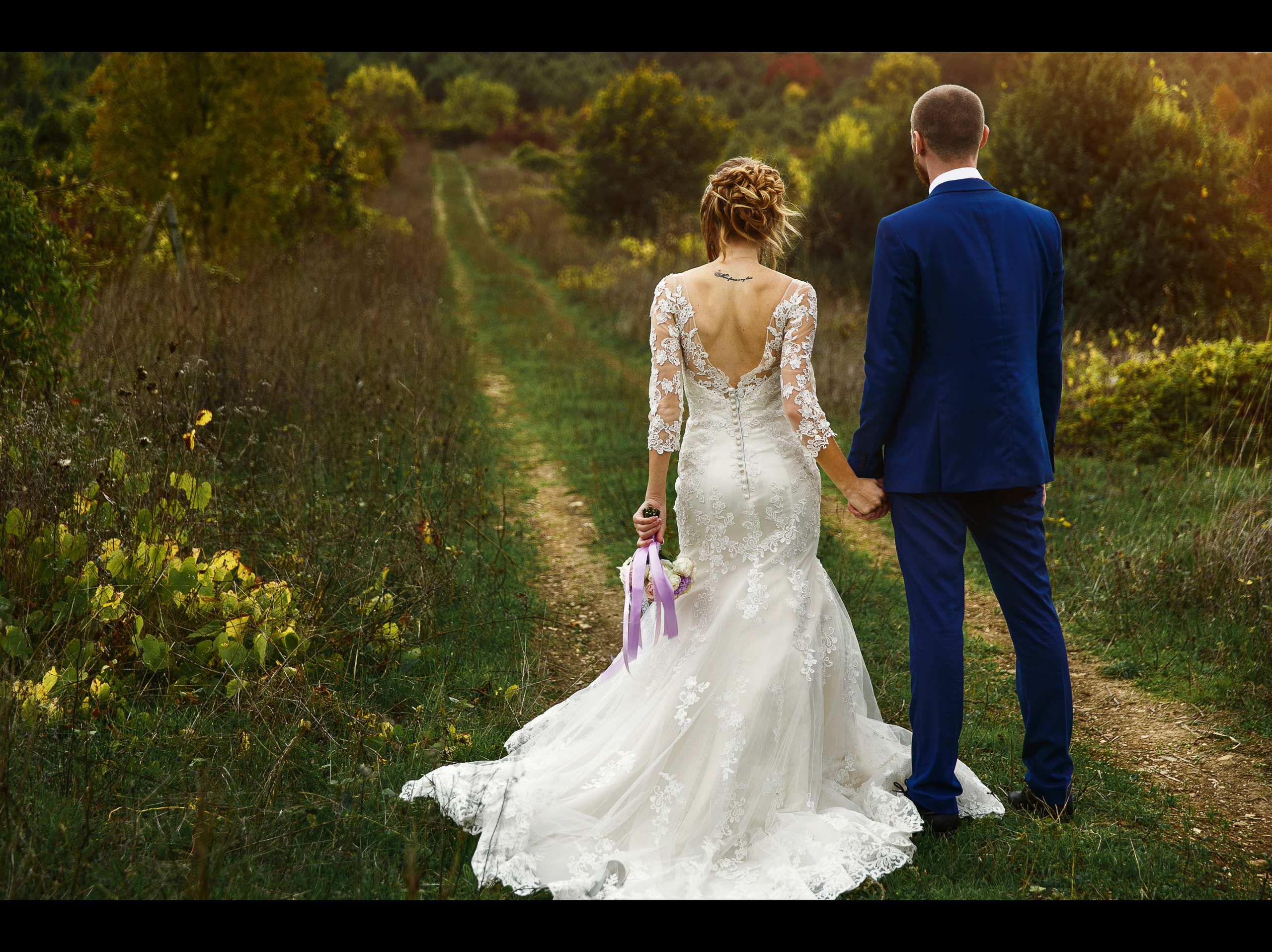 Renatphoto-Фотосессия свадьбы в Сукко на живописных полях. Профессиональная фотосъёмка интерьеров, предметная фотосессия еды для меню г. Анапа