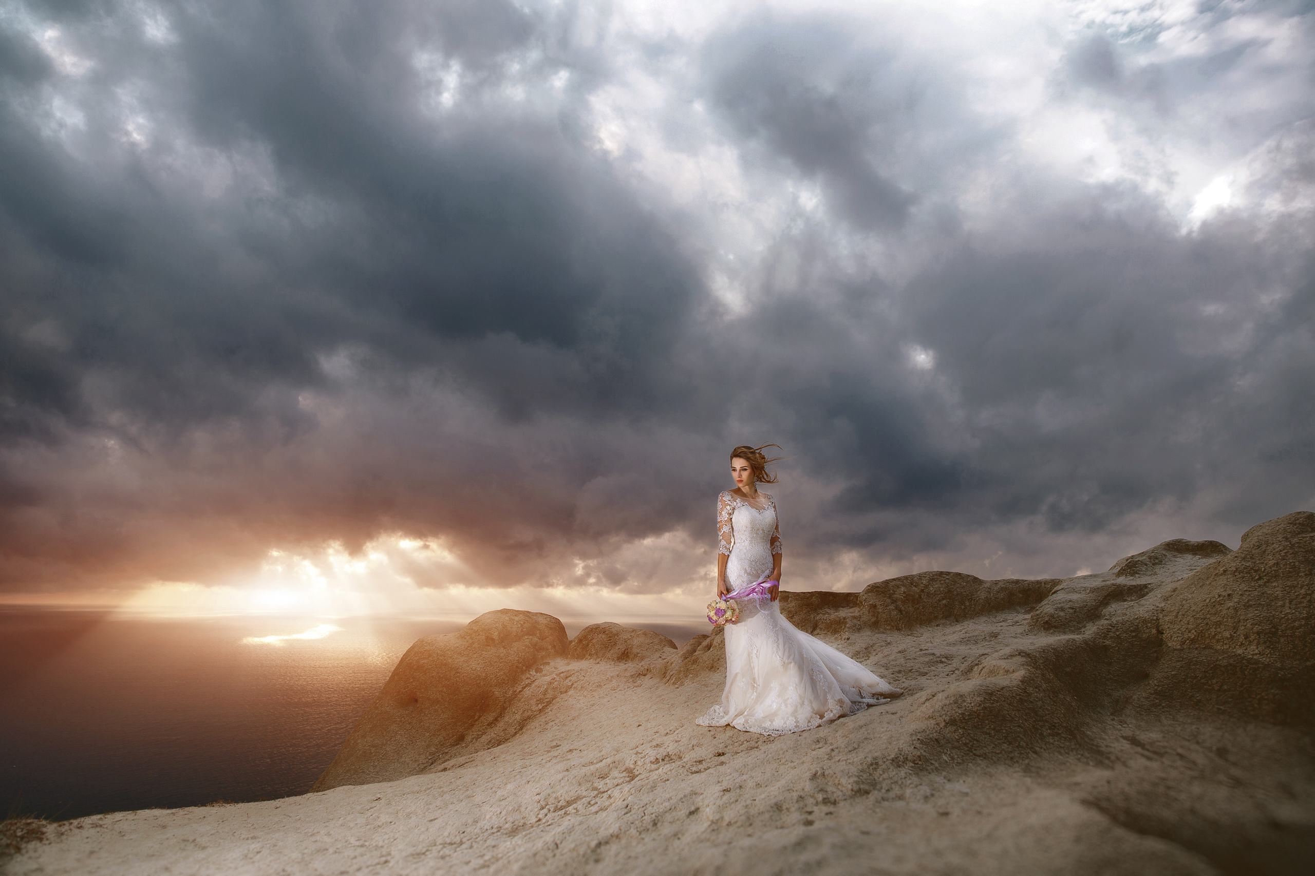 Renatphoto-Фотосессия свадьбы в Сукко на живописных полях. Профессиональная фотосъёмка интерьеров, предметная фотосессия еды для меню г. Анапа