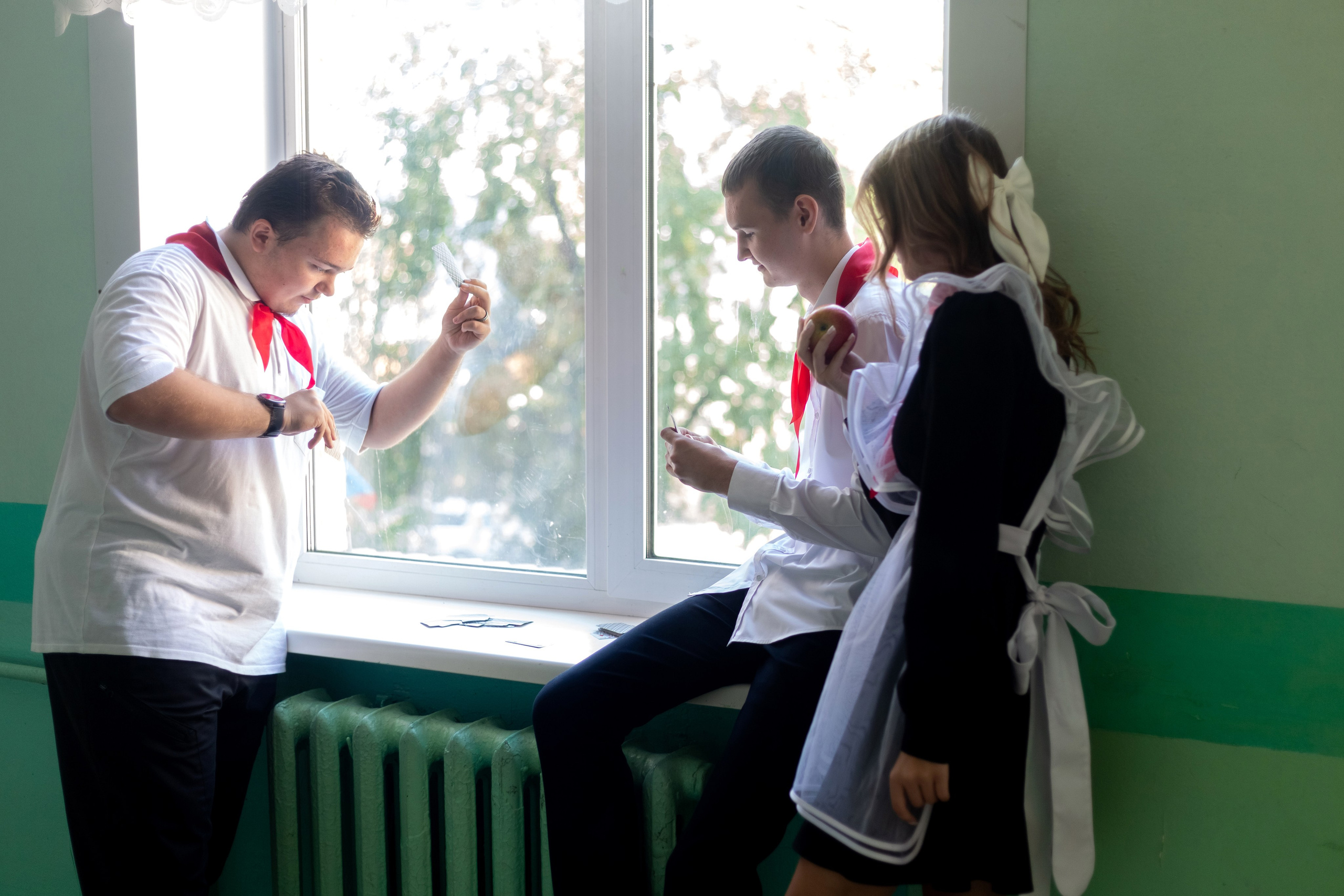 Пионеры — съемка в школе 34 школа 11 класс. Выпускные альбомы Воронеж от Веры Соколовой