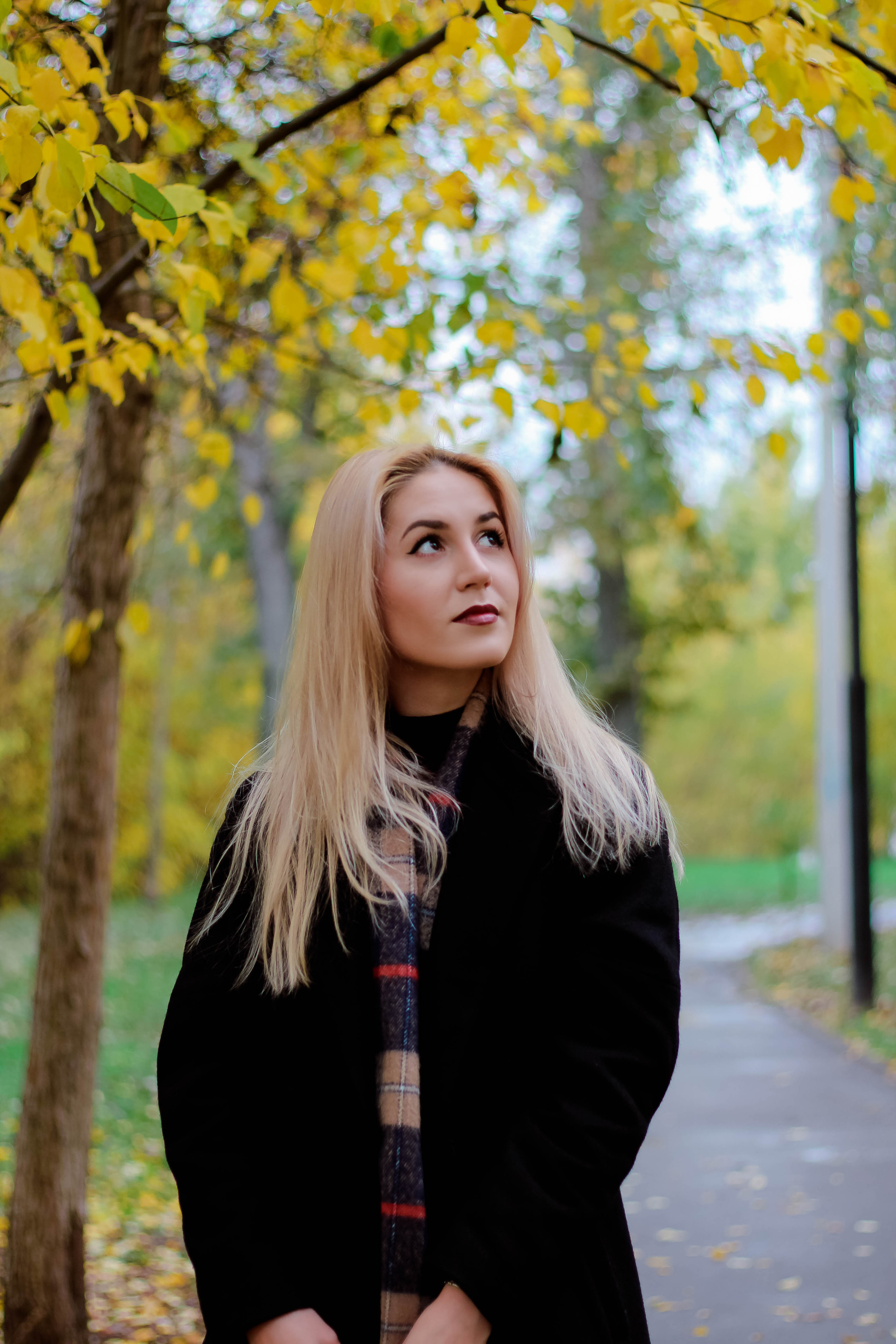 Зухра в осеннем парке. Фотограф Сарбиназ Мустафина в Казани