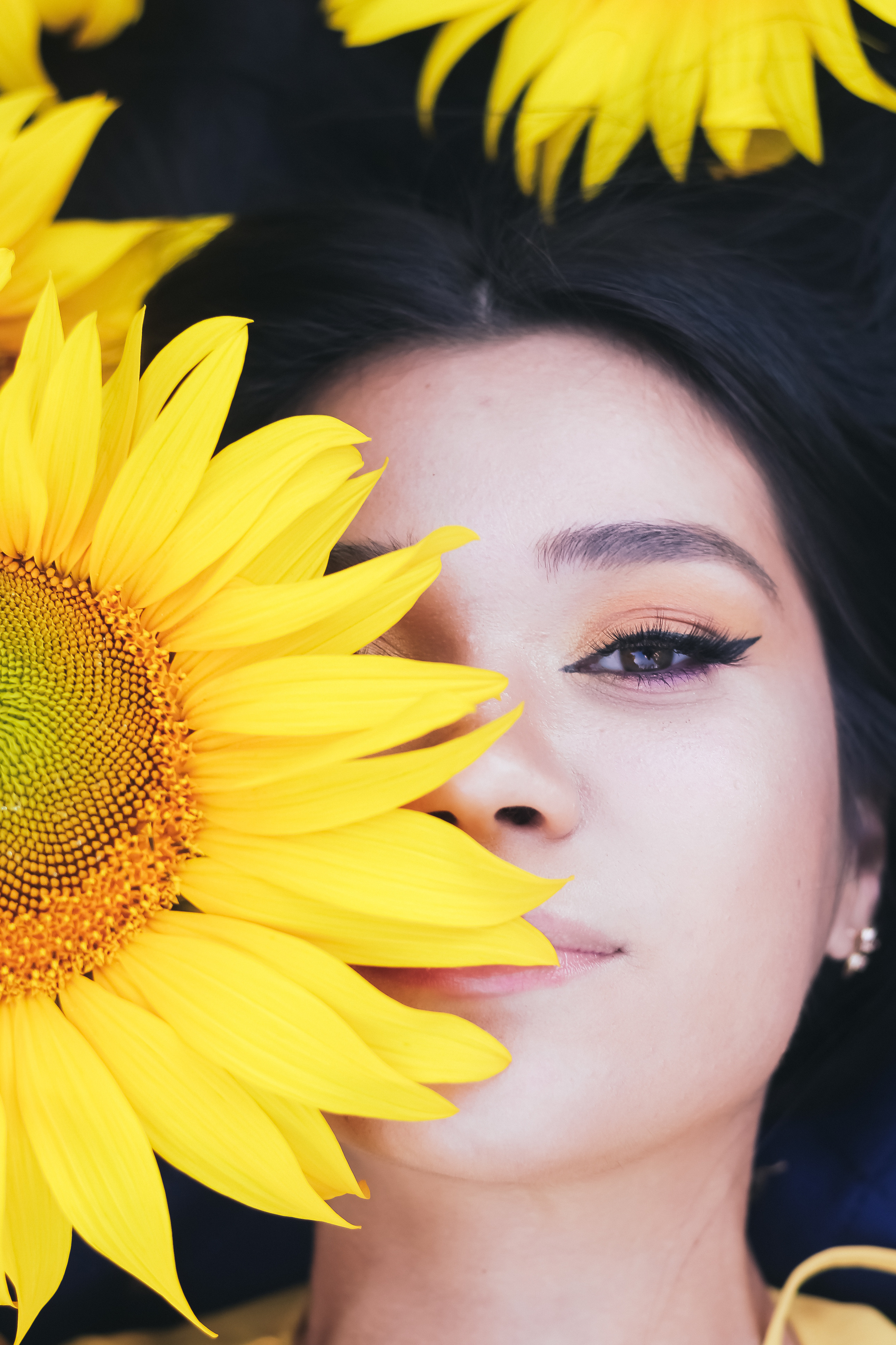 Гульназ в подсолнухах. Фотограф Сарбиназ Мустафина в Казани