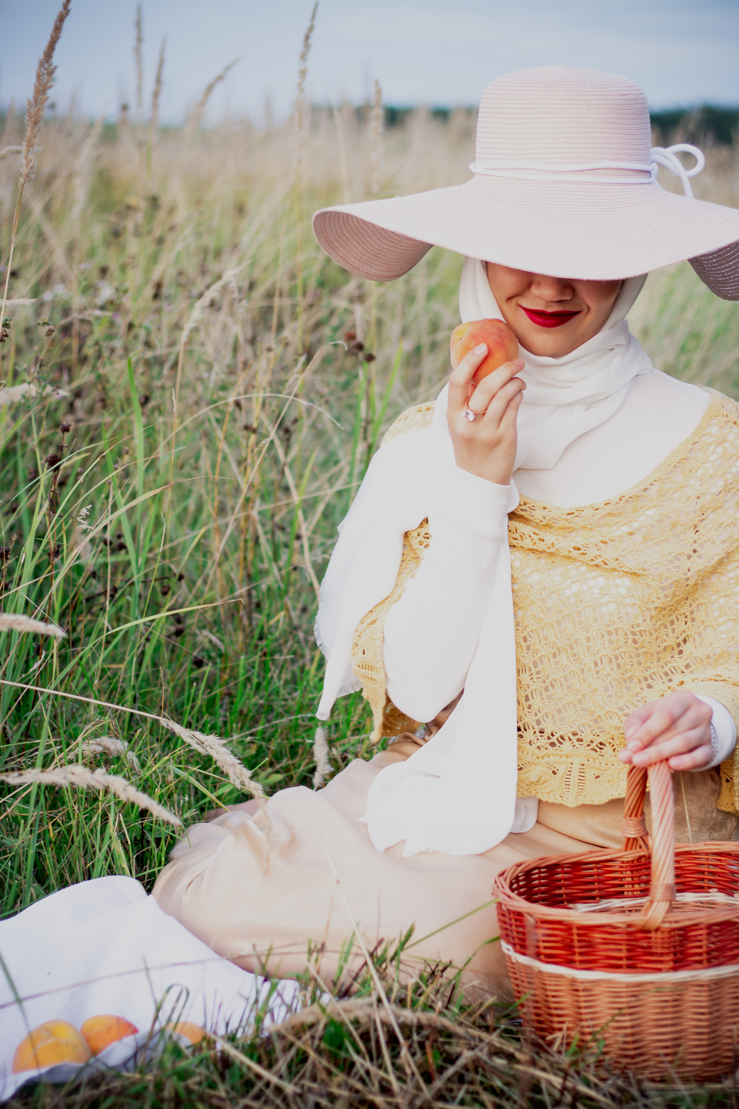 Гульназ с кроликом. Фотограф Сарбиназ Мустафина в Казани