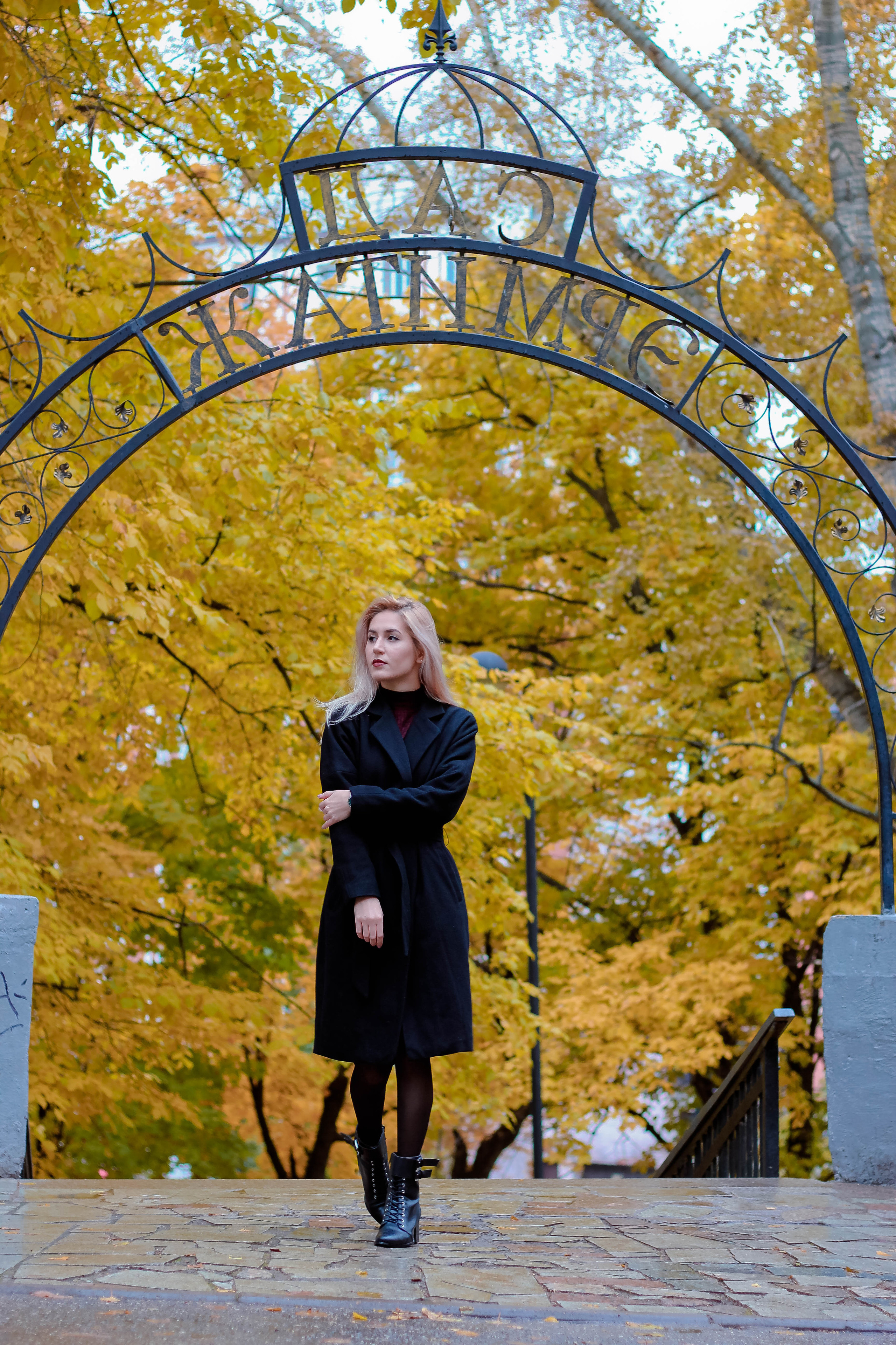 Зухра в осеннем парке. Фотограф Сарбиназ Мустафина в Казани