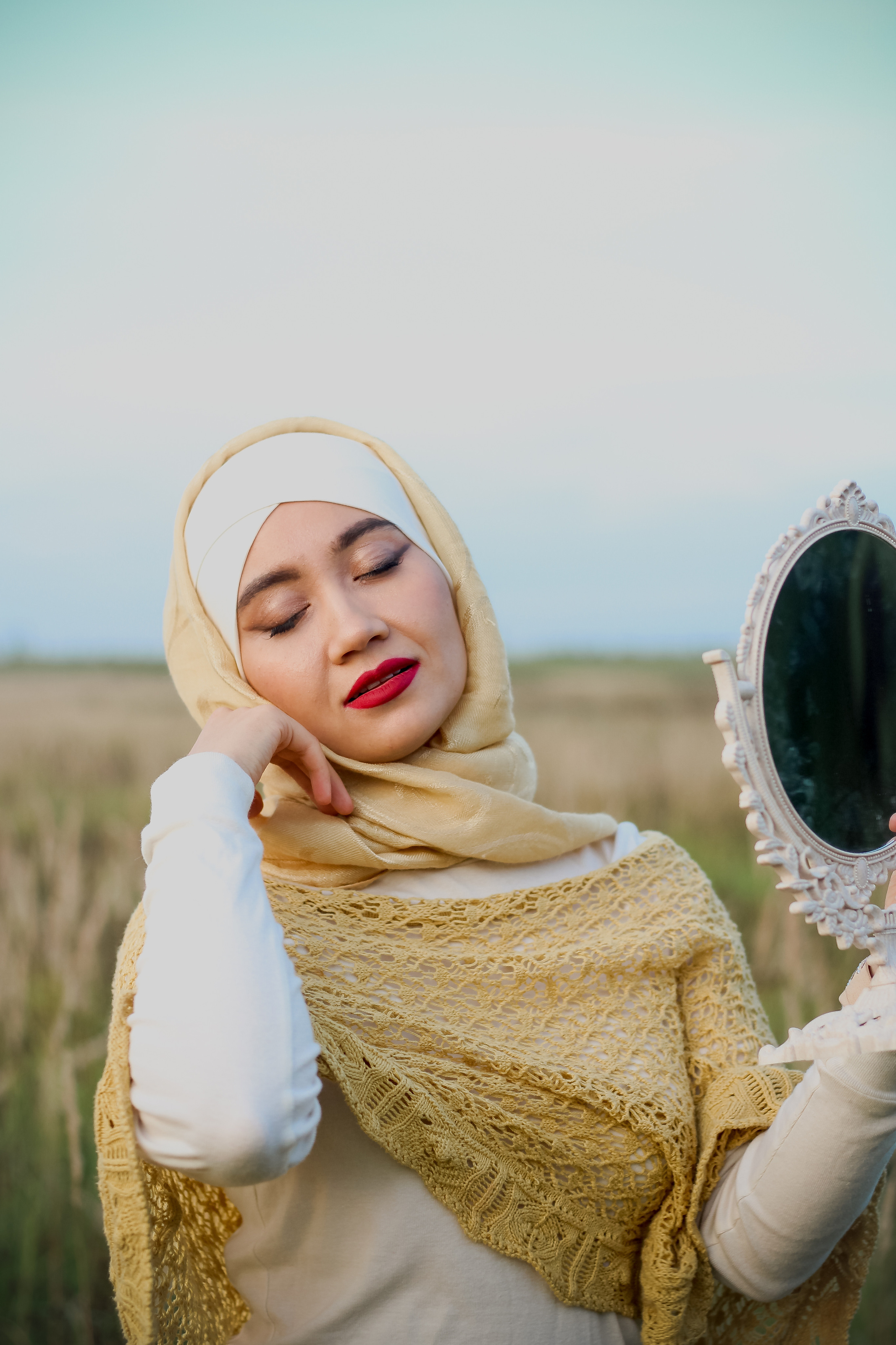 Гульназ с кроликом. Фотограф Сарбиназ Мустафина в Казани