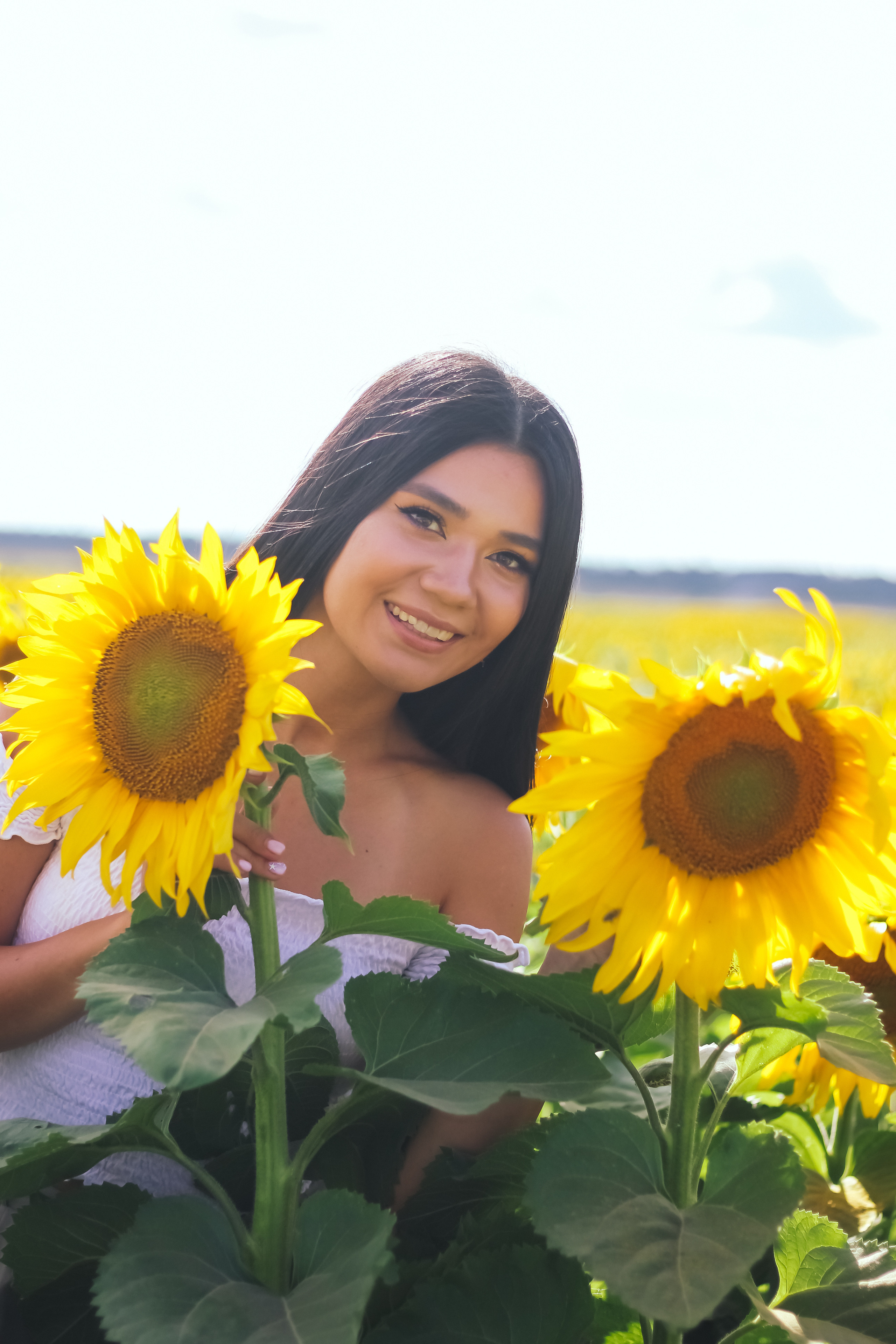 Гульназ в подсолнухах. Фотограф Сарбиназ Мустафина в Казани
