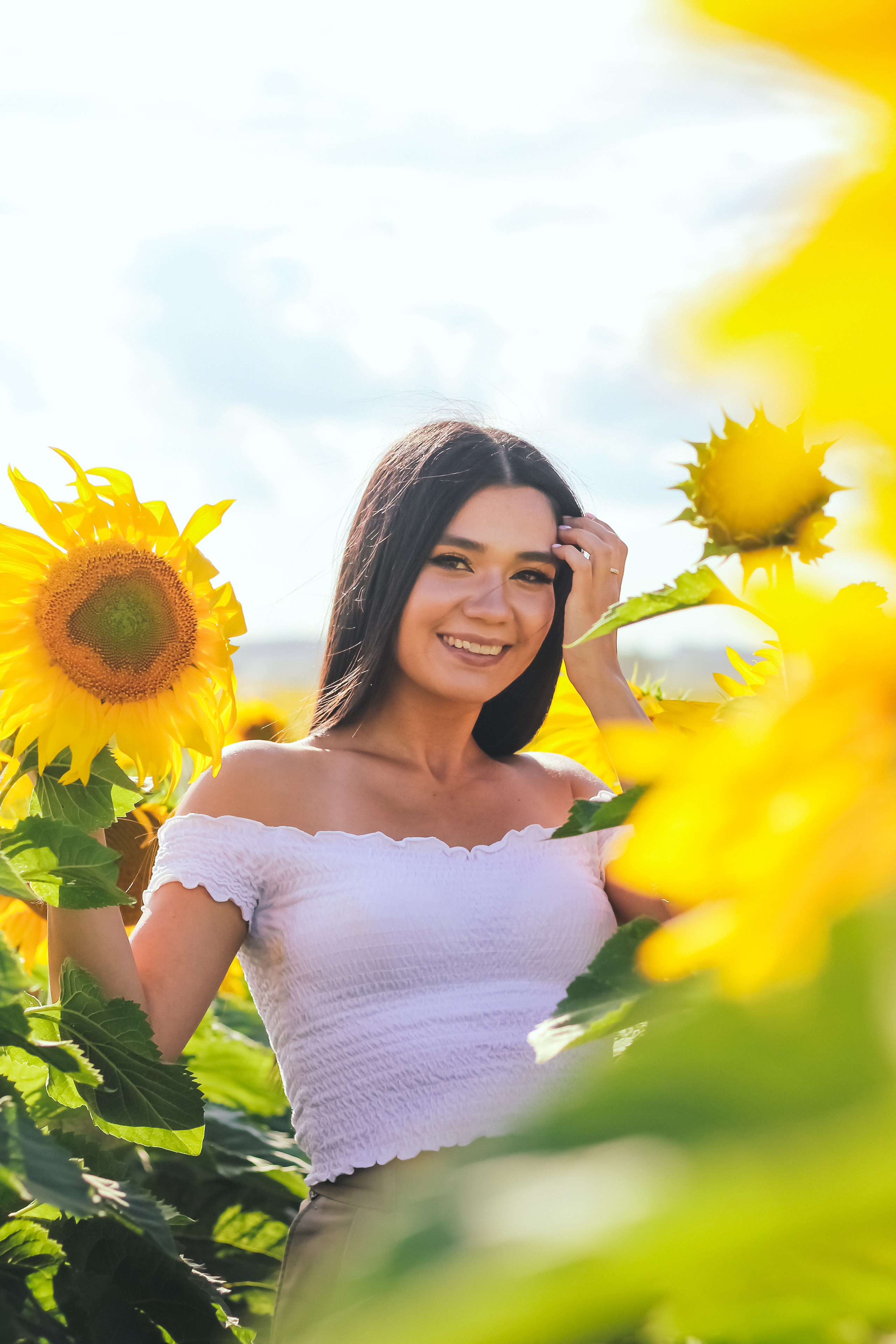 Гульназ в подсолнухах. Фотограф Сарбиназ Мустафина в Казани