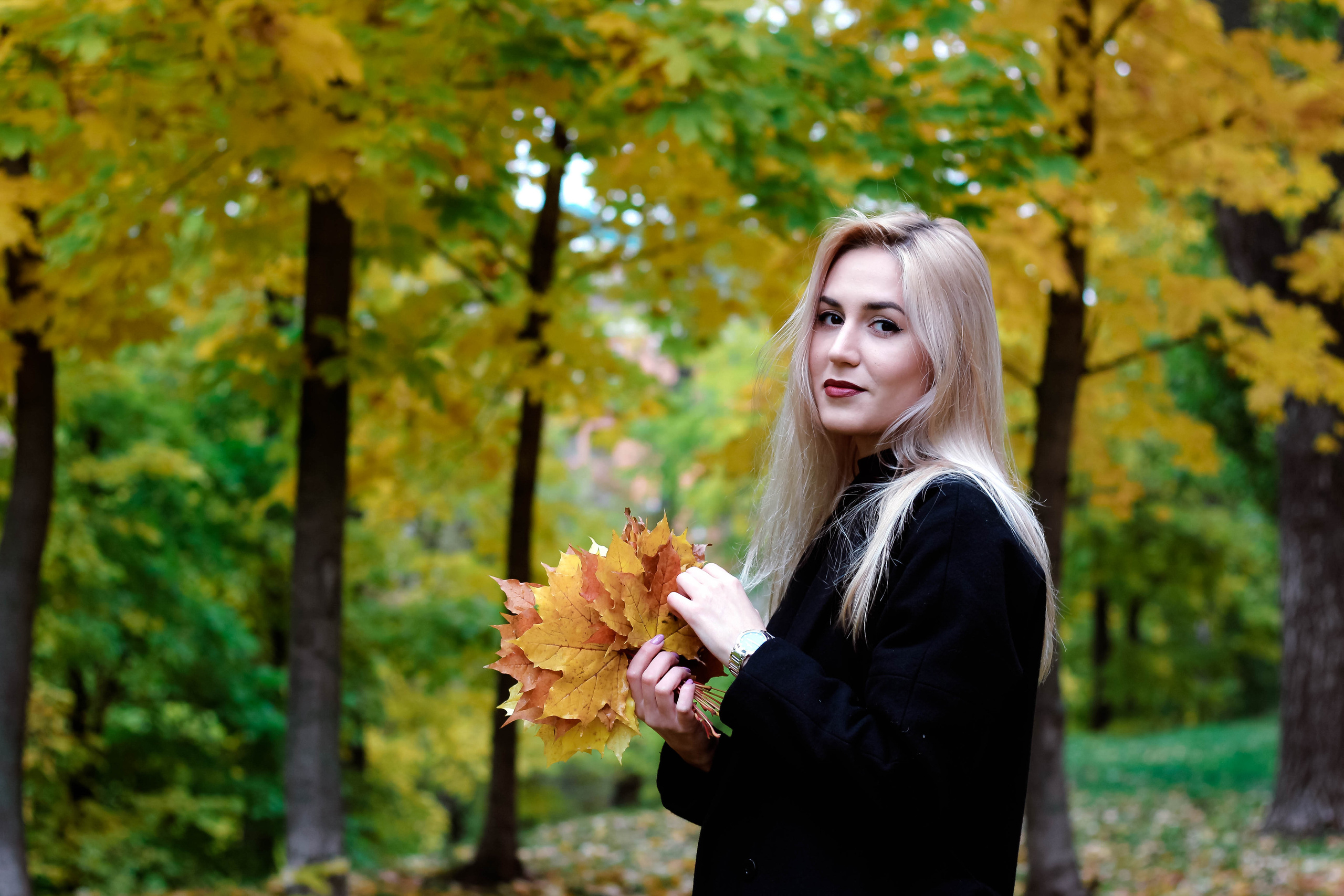 Зухра в осеннем парке. Фотограф Сарбиназ Мустафина в Казани