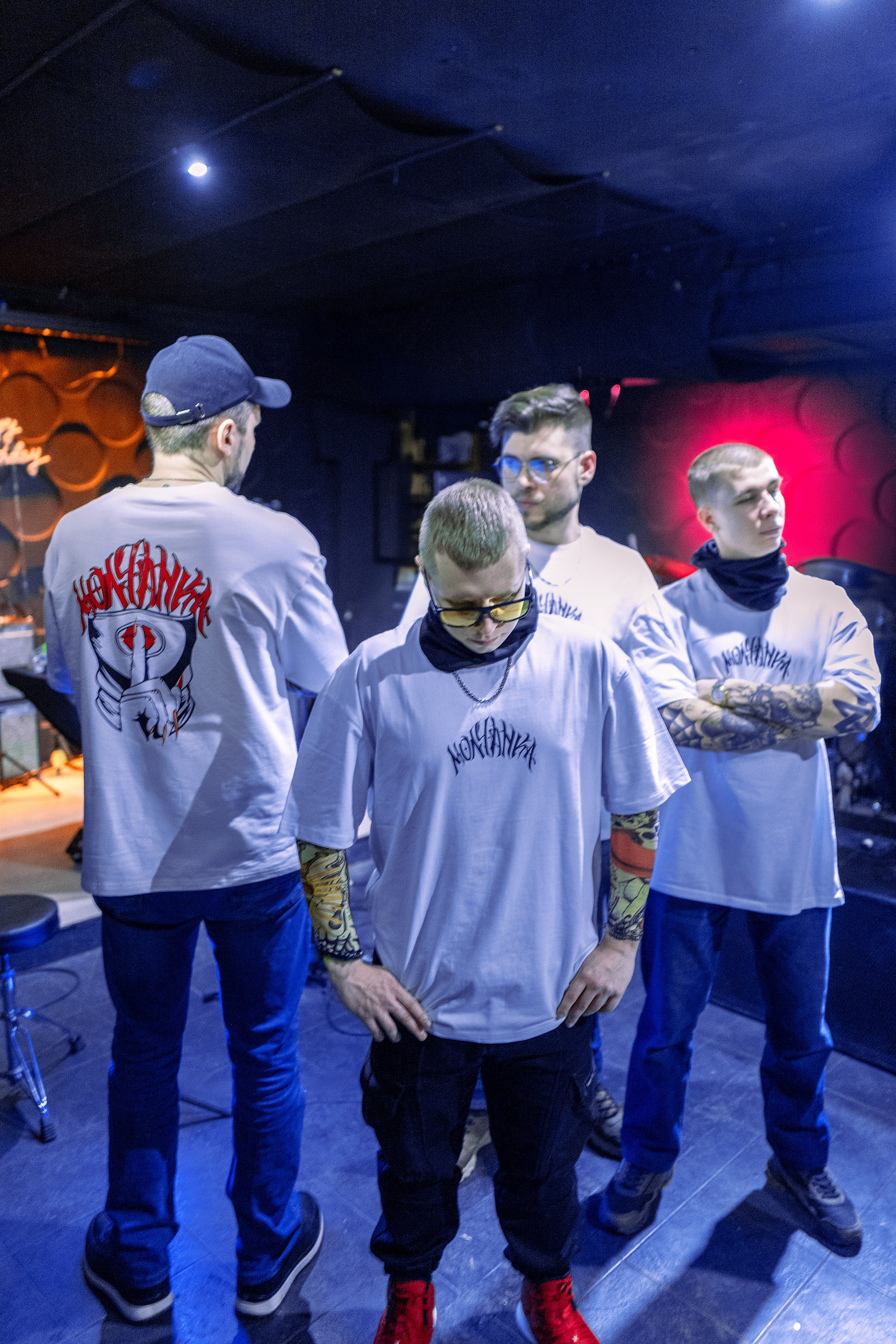 Реклама футболок «Молчанка». Фотограф Тюмень