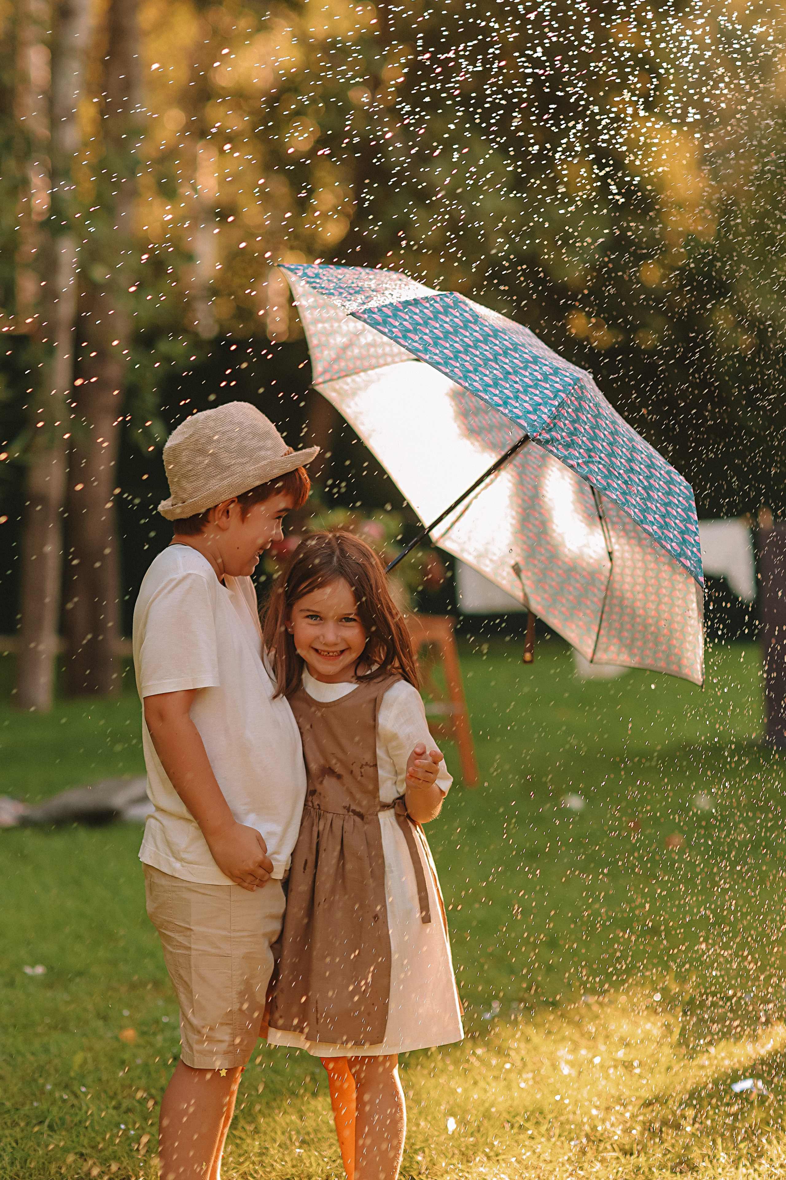 Стирка у дома. Семейный фотограф Тюмень, фотограф на роды Салмина Мария