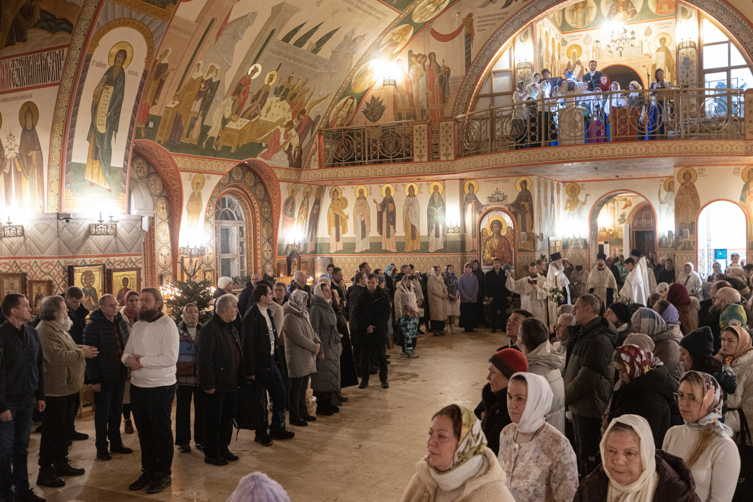 Рождество в храме Св. Вмч. Димитрия Солунского. Интерьерный фотограф в Москве Роман Потапов