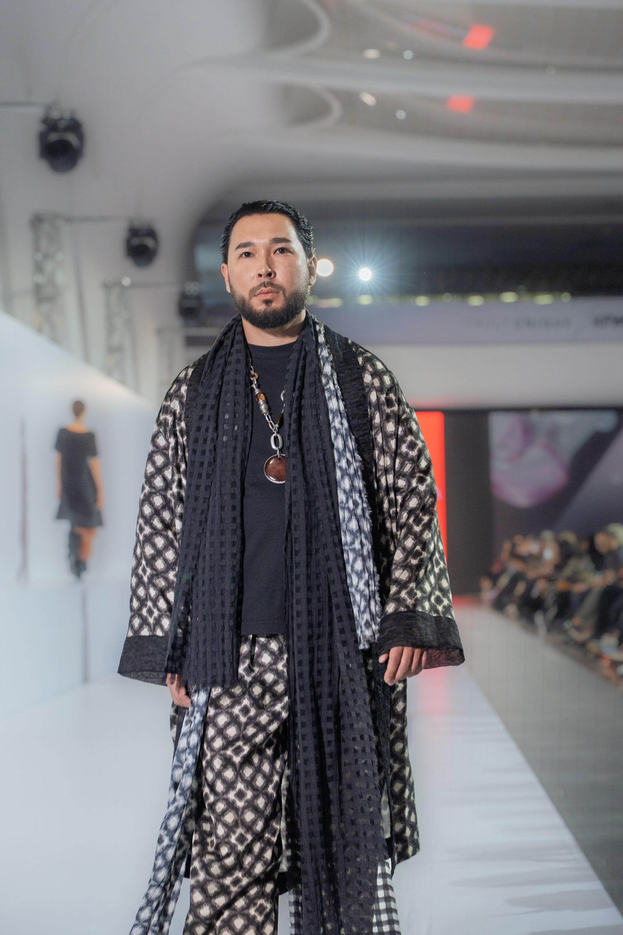 Yerlan Zholdasbek. Сайт Алматинского НЮ АРТ, будуар и фэшн фотографа Дениса Карпенко