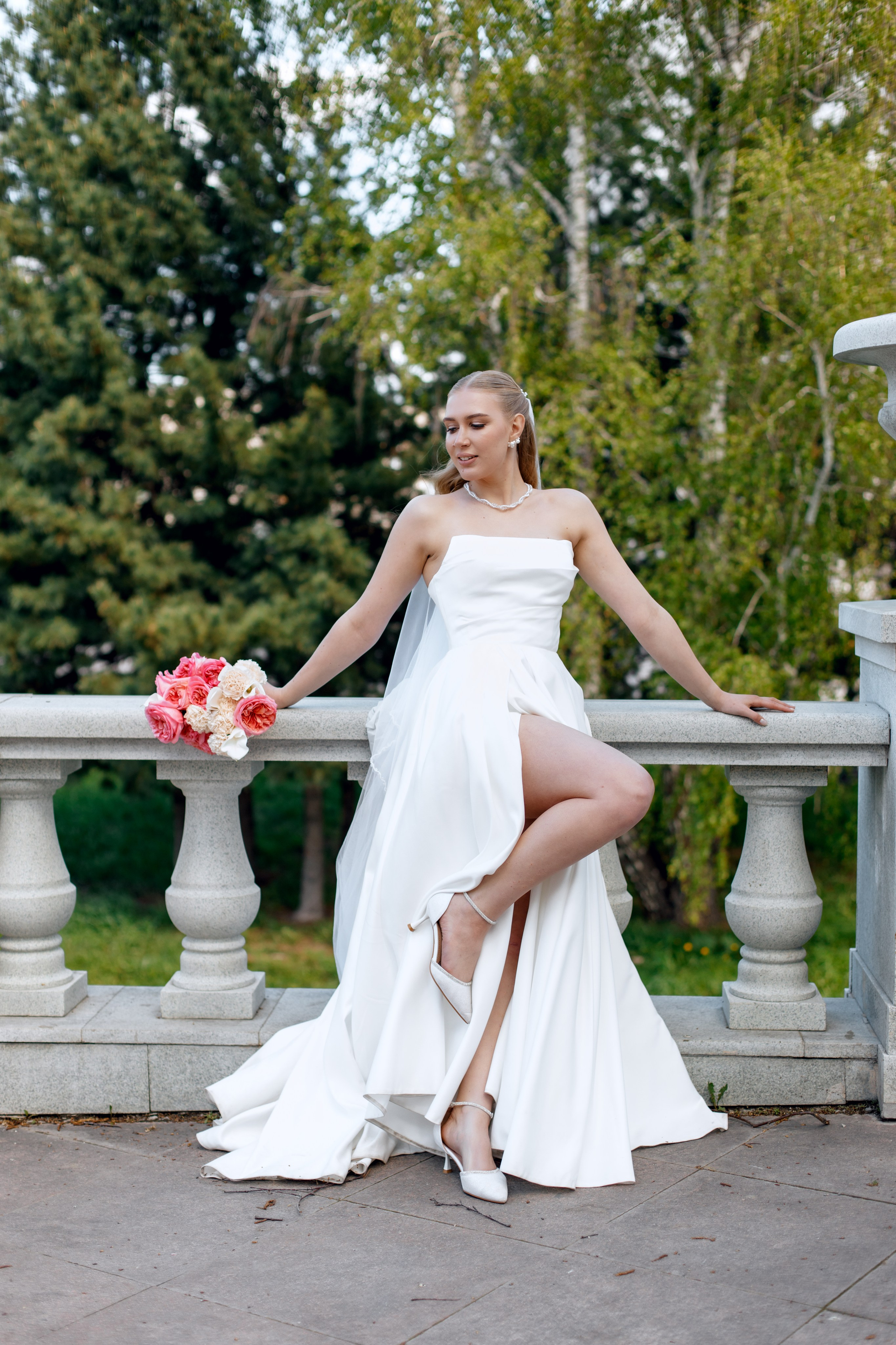 Оперный театр парк. Свадебный и семейный фотограф Екатеринбург Настя Саедгалина