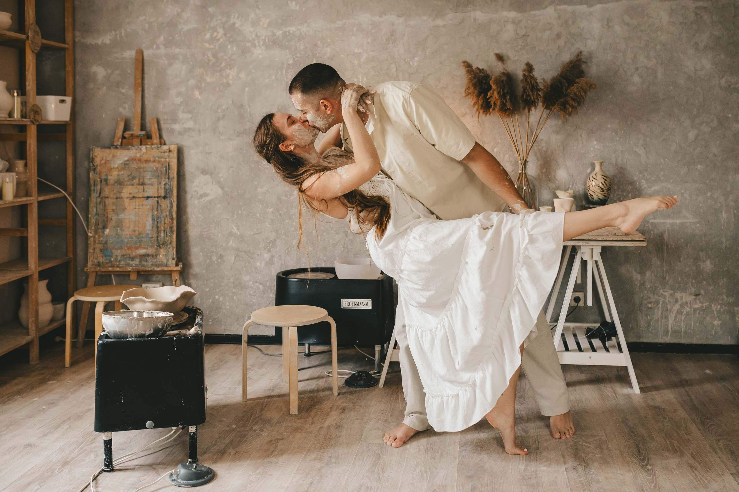 Дима и Даша в гончарной мастерской. Семейный lifestyle фотограф в Санкт-Петербурге Людмила Пахомова