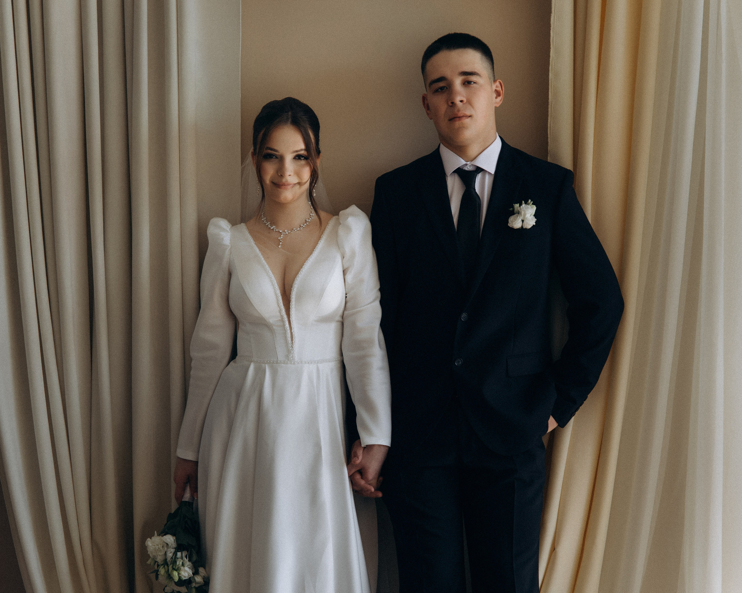 Свадебная фотосессия в фотостудии Пензы для Виктории и Михаила