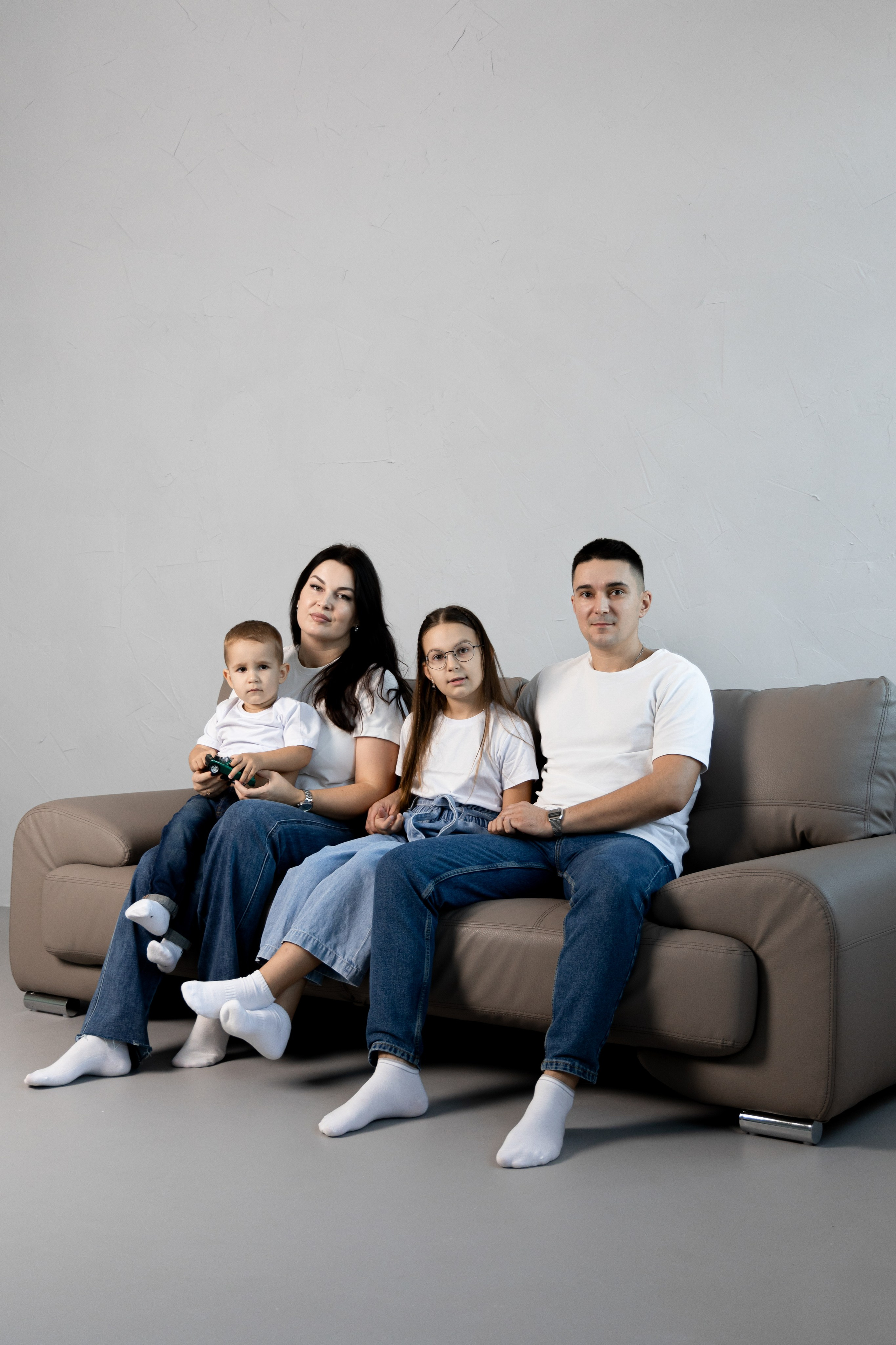 Александра и Даниил со своими детьми: Евой и Артуром. Фотограф в Калининграде Сокирко Светлана