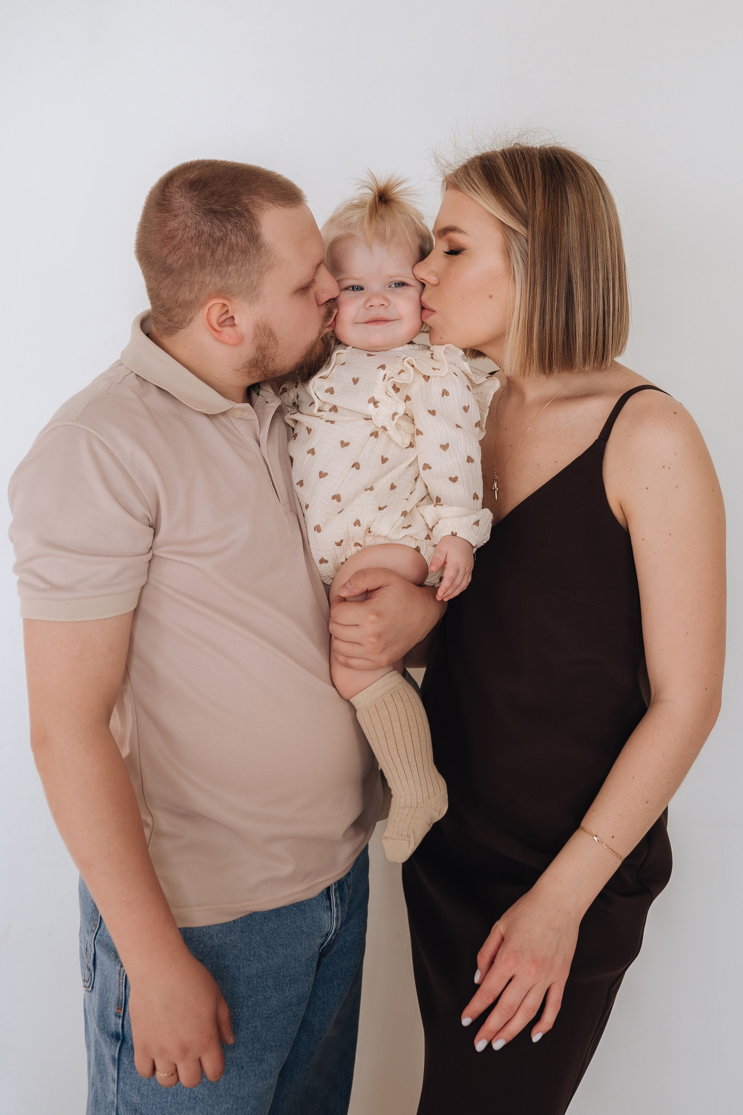 Семейная фотосессия на годик Евы. Фотограф в Москве и Московской области Таня Яблочкина