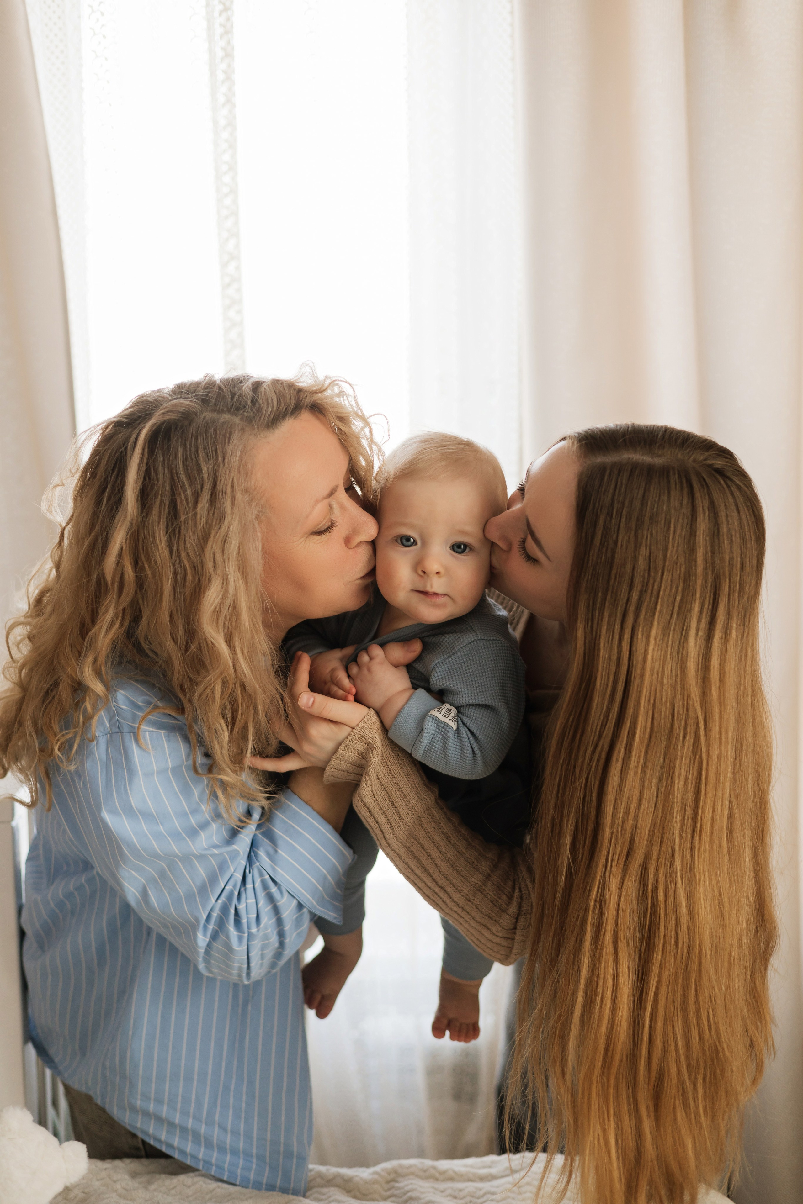 Тимоша с мамой и бабушкой. Фотограф в Кемерово Миллер Анна