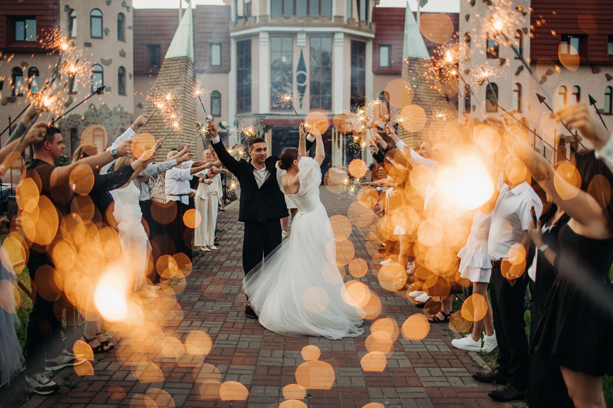 Vlad & Nadya (Saint-Petersburg, Russia). Destination wedding photographer Peter Letu