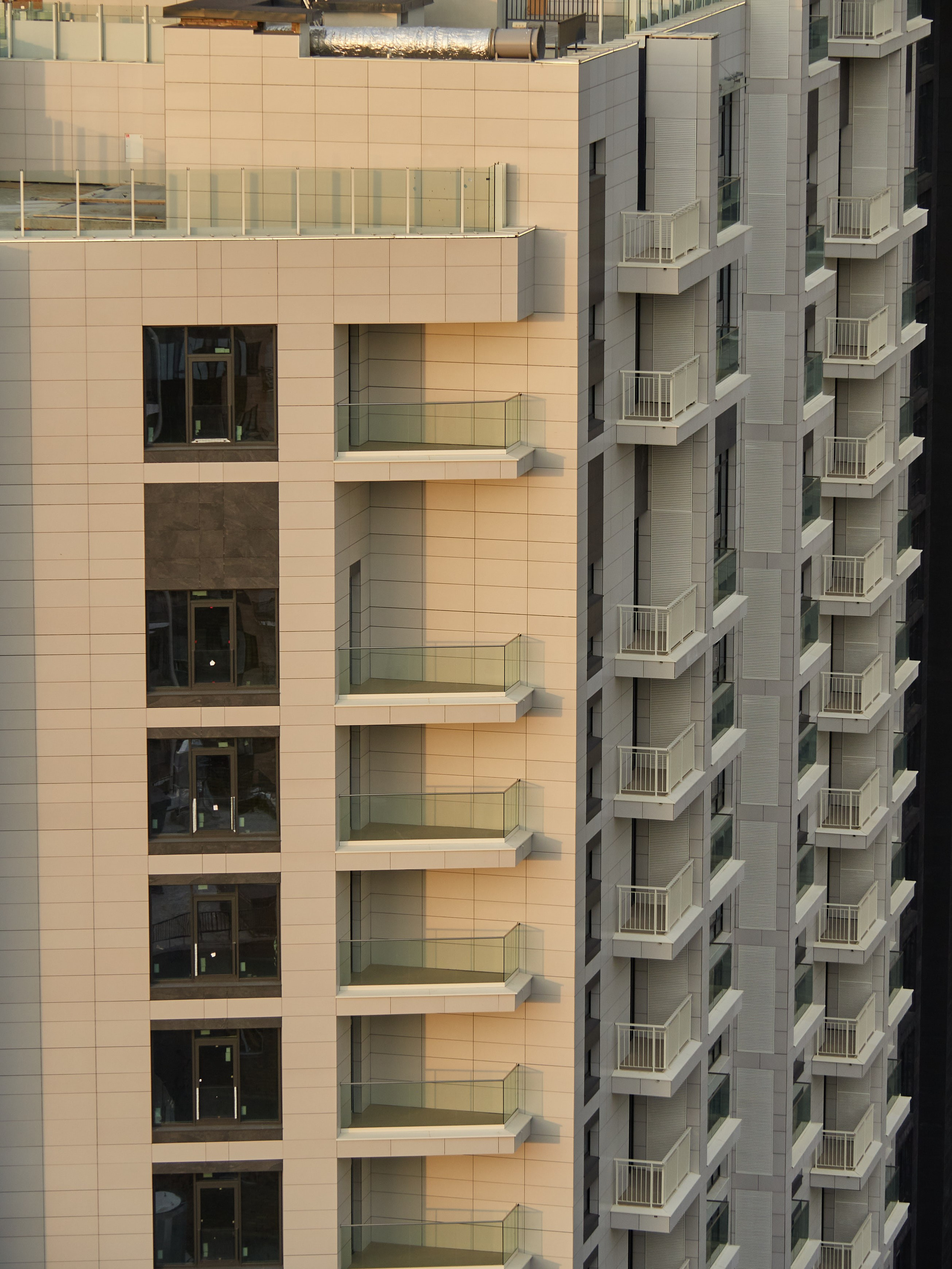 Жилой комплекс Гранд-Империалъ. Вид с ЖК Империал.