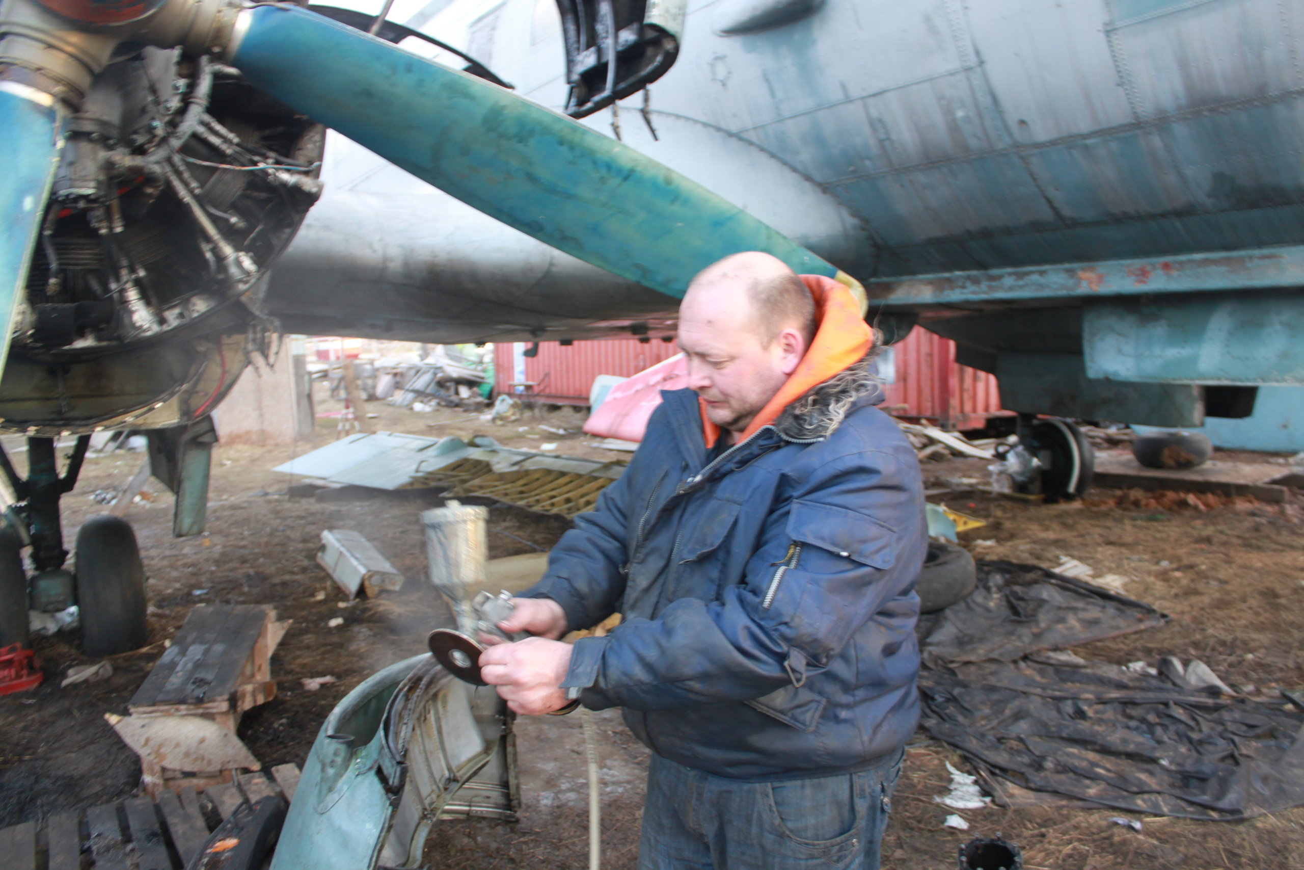 Ил-14Т «Голубая Мечта» работы в Тушино (2011 г.). Фотоальбом показывающий увлекательный мир авиации и мир медведей Андрея Иванова