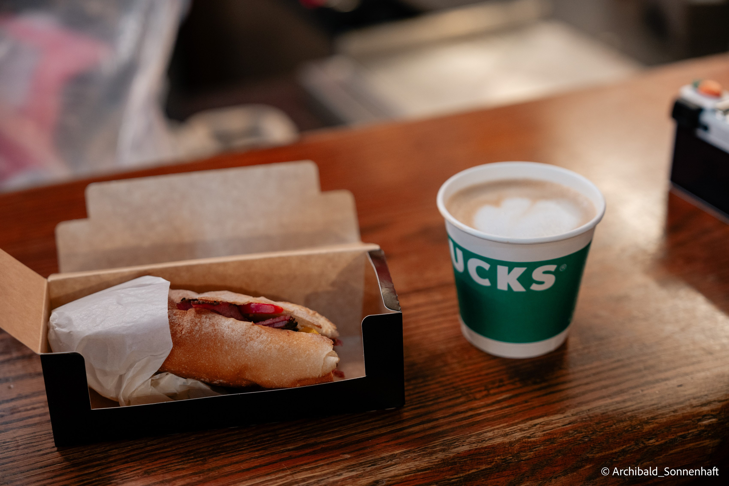 Short Paris in Beijing. Photographer in Guangzhou, China. Archibald Sonnenhaft