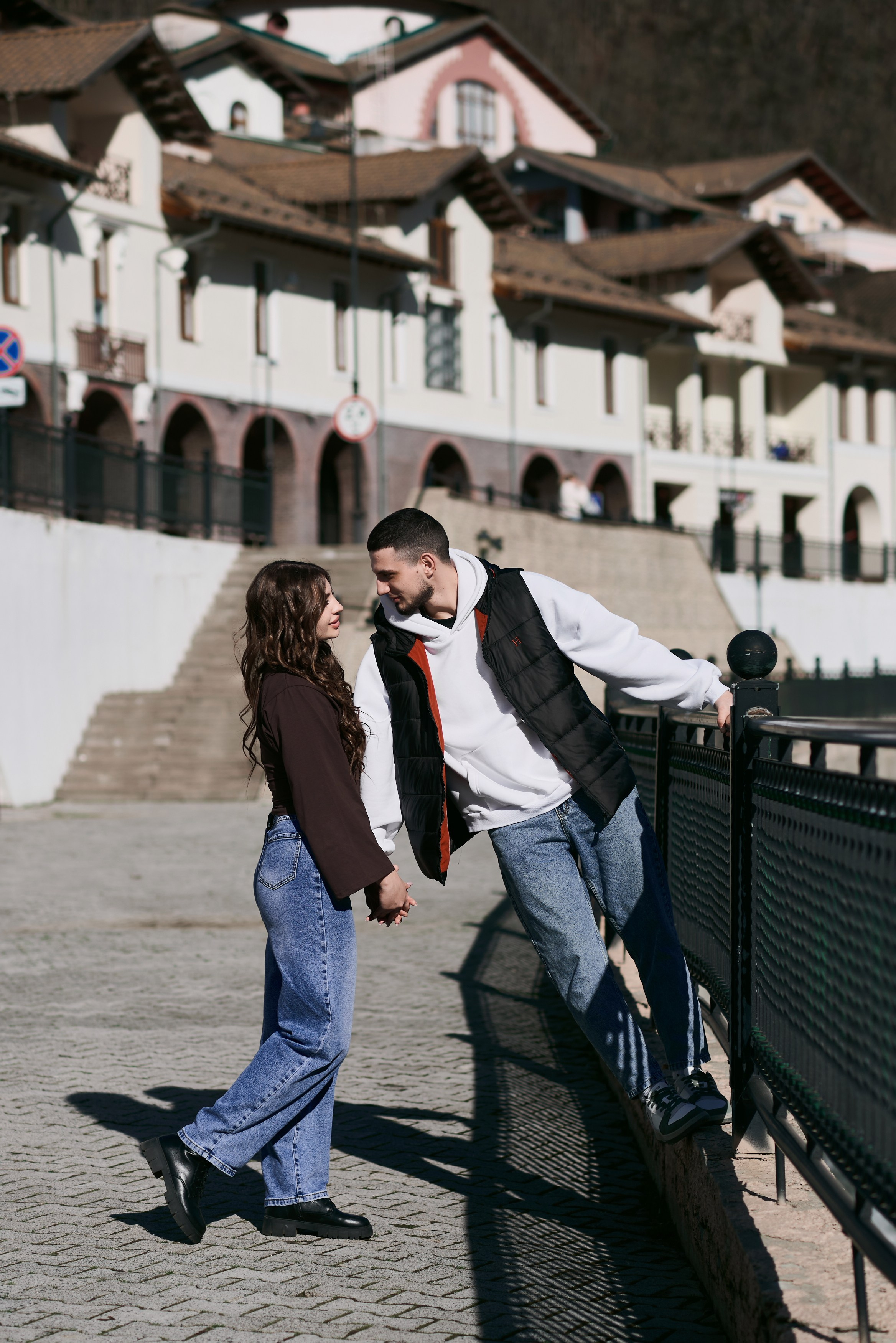 Красивые love-story фотосессии в Сочи, Адлере, Красной поляне, Розе Хутор. Фотограф для женщин и мужчин, контента для бизнеса в Сочи, Адлере, Красной поляне, Розе Хутор