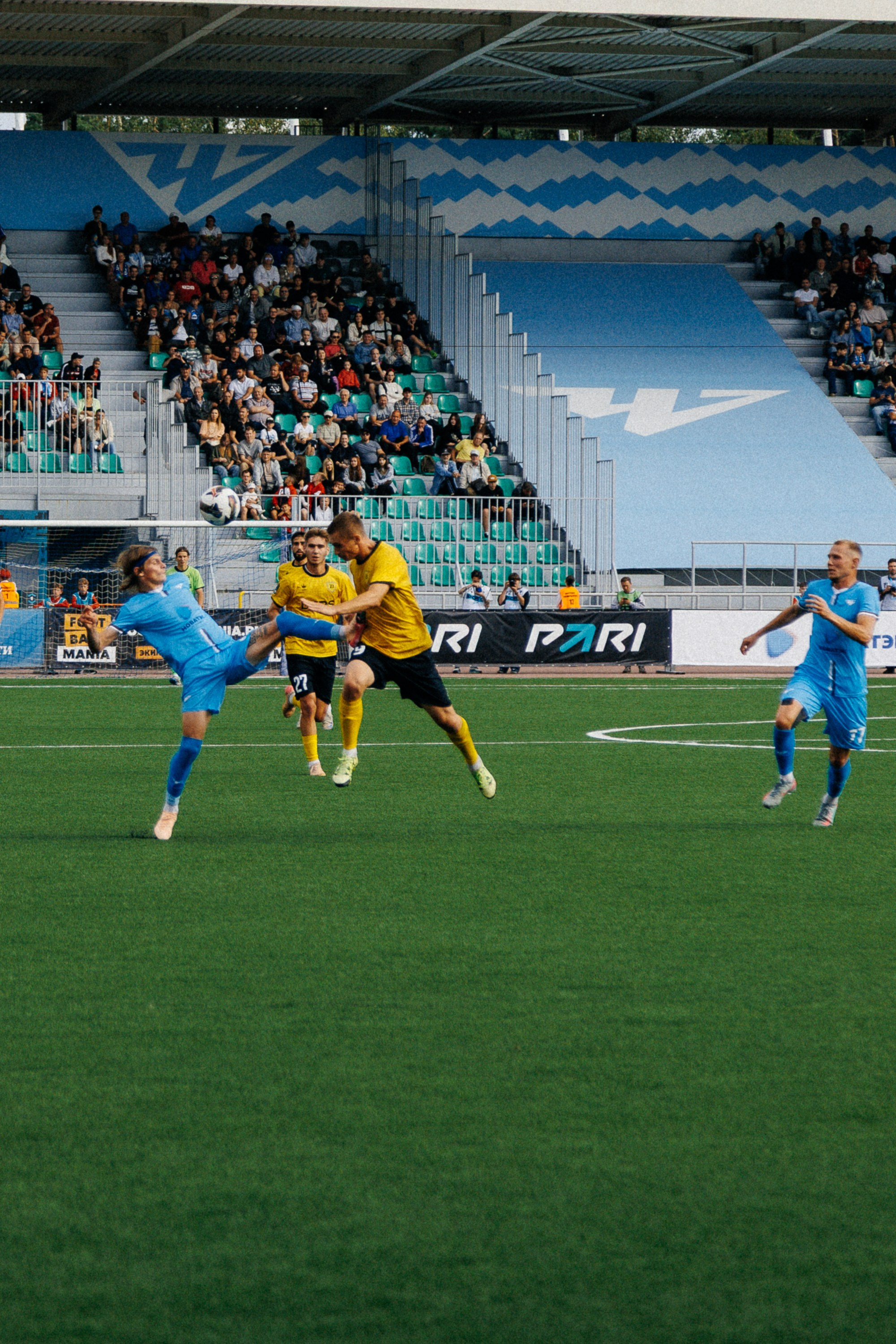 ФК ЧЕЛЯБИНСК Х ФК ВОЛГА. Репортажный фотограф Макс Брагин