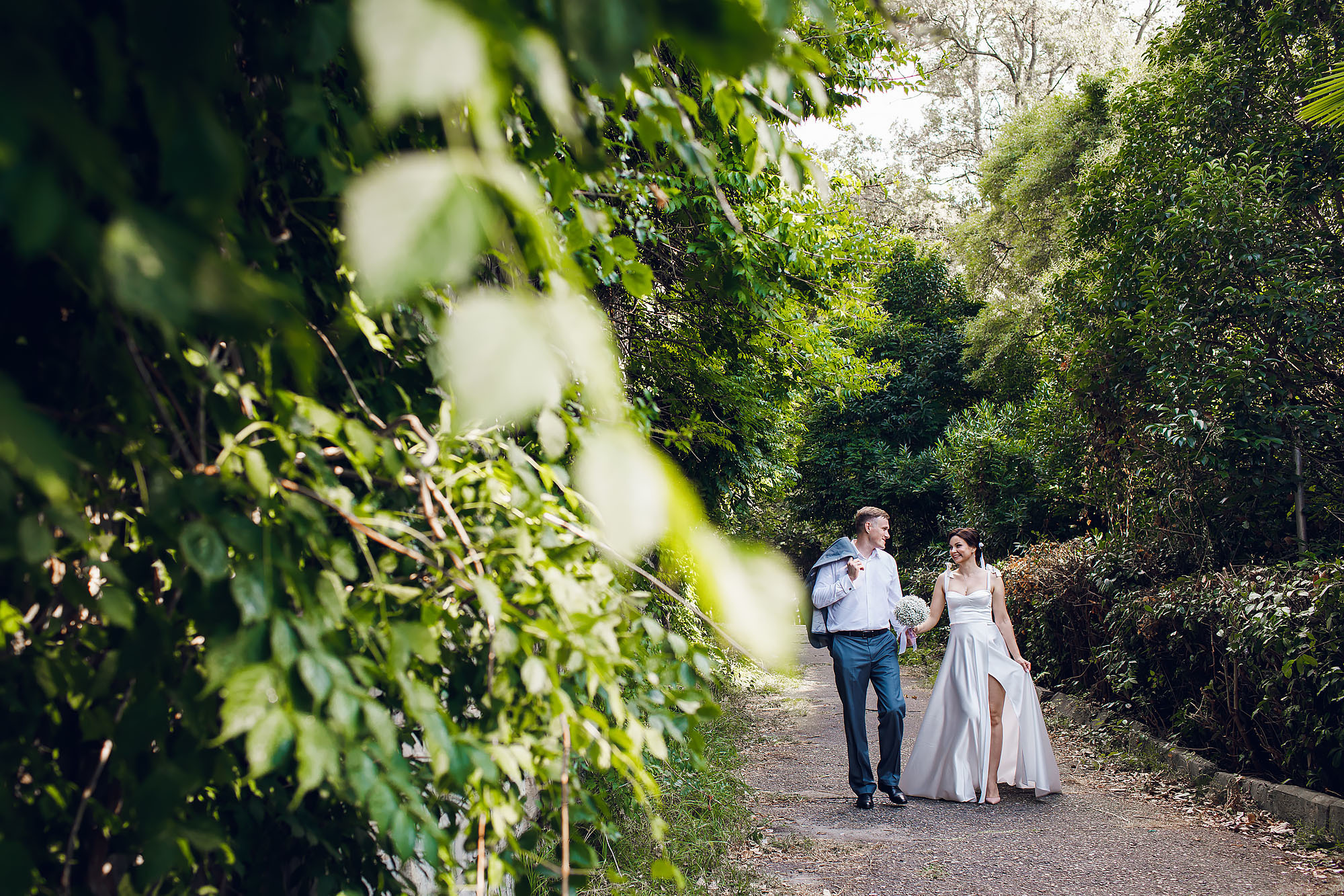 Свадебная прогулка в Сочи. Свадебный фотограф Краснодар, Сочи, Геленджик, Анапа, Ростов