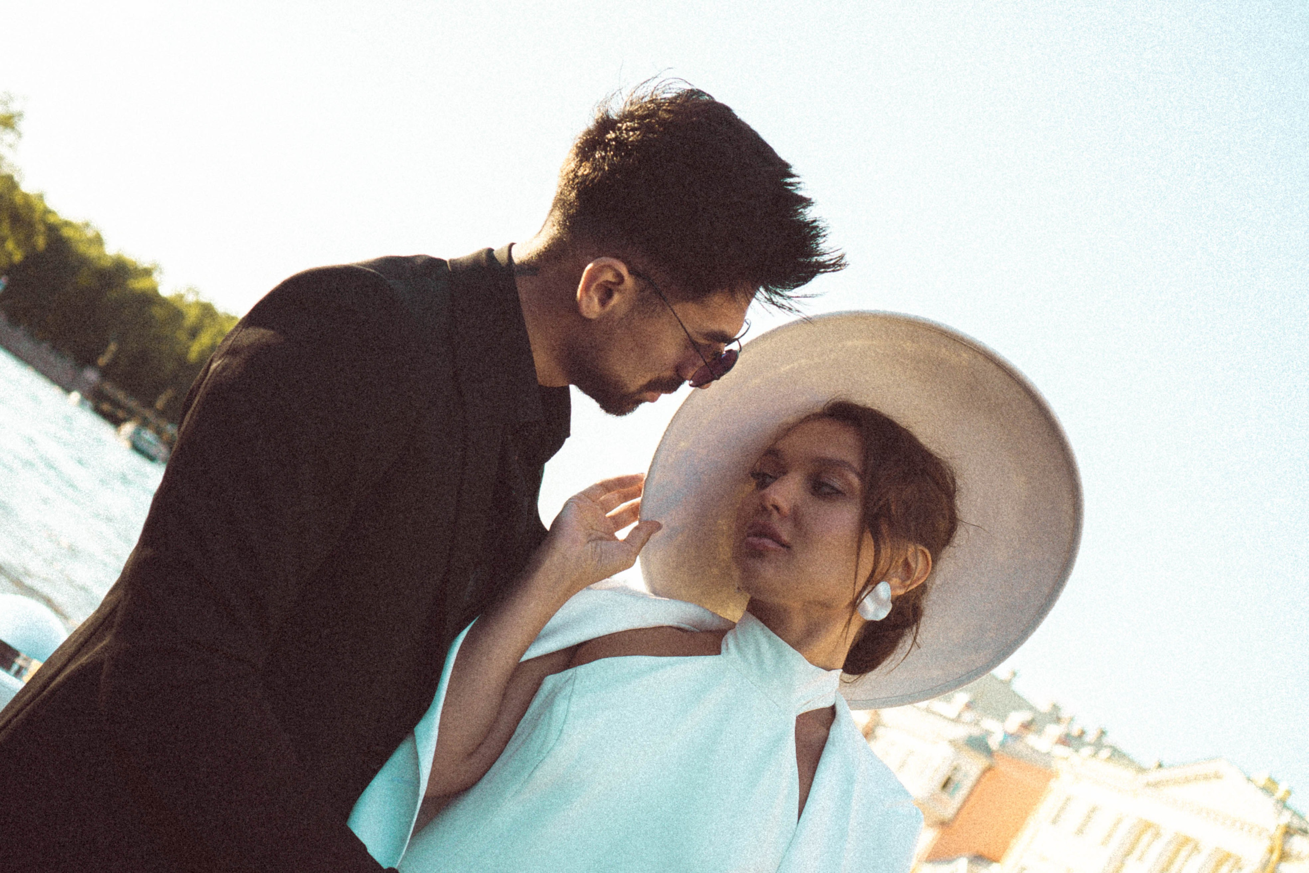 СВАДЕНБНАЯ СЬЕМКА НА КАТЕРЕ ПО КАНАЛАМ САНКТ-ПЕТЕРБУРГА И В АКВАТОРИИ НЕВЫ. Профессиональный фотограф, Санкт-Петербург — Виктория Богомолова