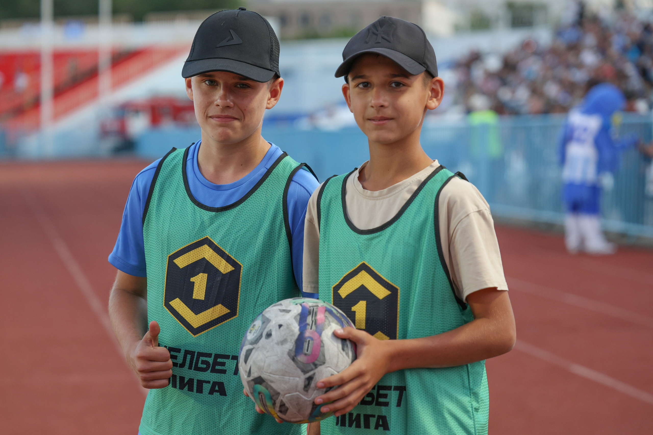 Фото футбольных матчей Первая лига ФНЛ. Фотограф Дмитрий Алексеев