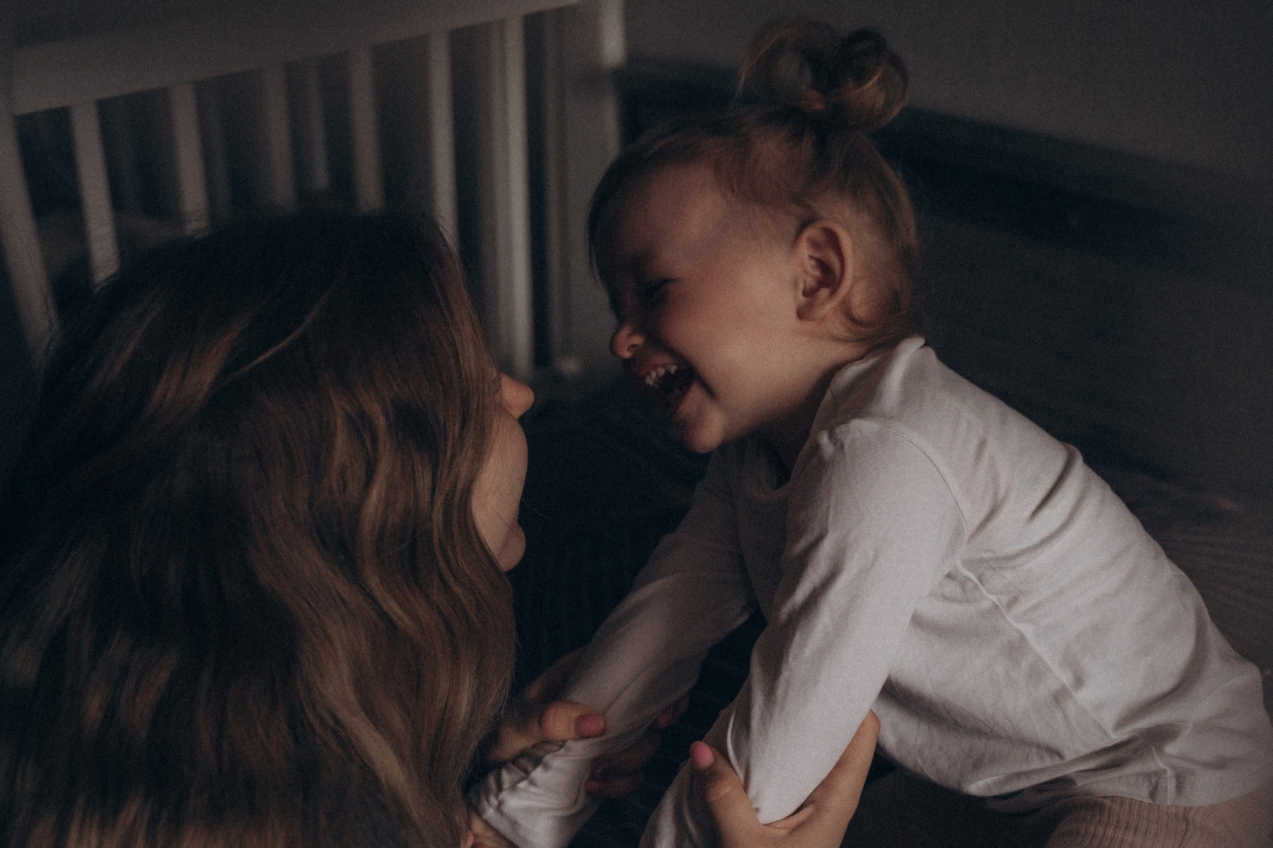 Наташа и Ксюша (домашняя съемка). Аплас Анастасия