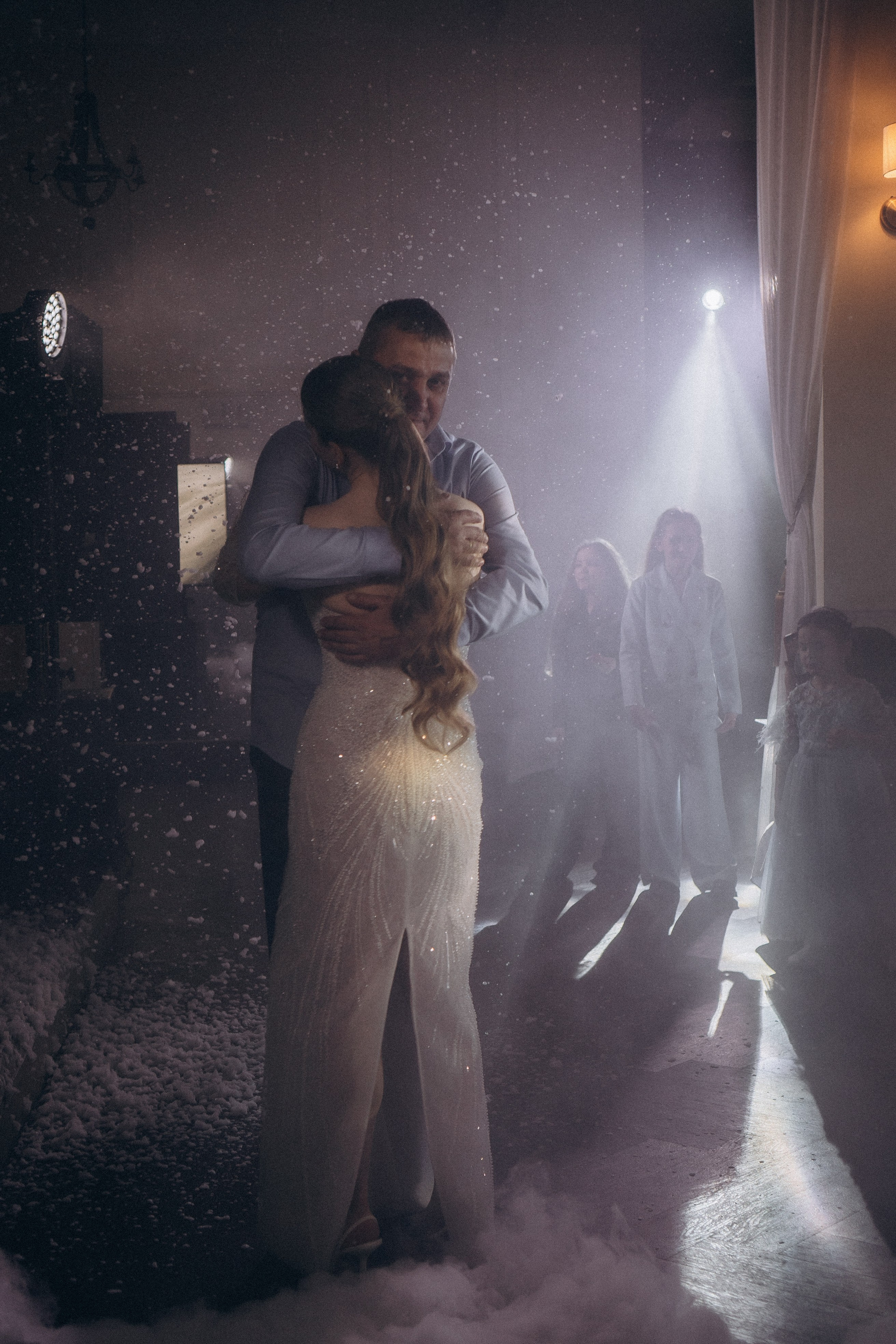 СВАДЕБНАЯ СЬЕМКА СБОРОВ В ОТЕЛЕ И ВЫЕЗД НА ЦЕРЕМОНИЮ (СНЯТО В СИБИРЕ В НИЖНЕВАРТОВСКЕ). Профессиональный фотограф, Санкт-Петербург — Виктория Богомолова