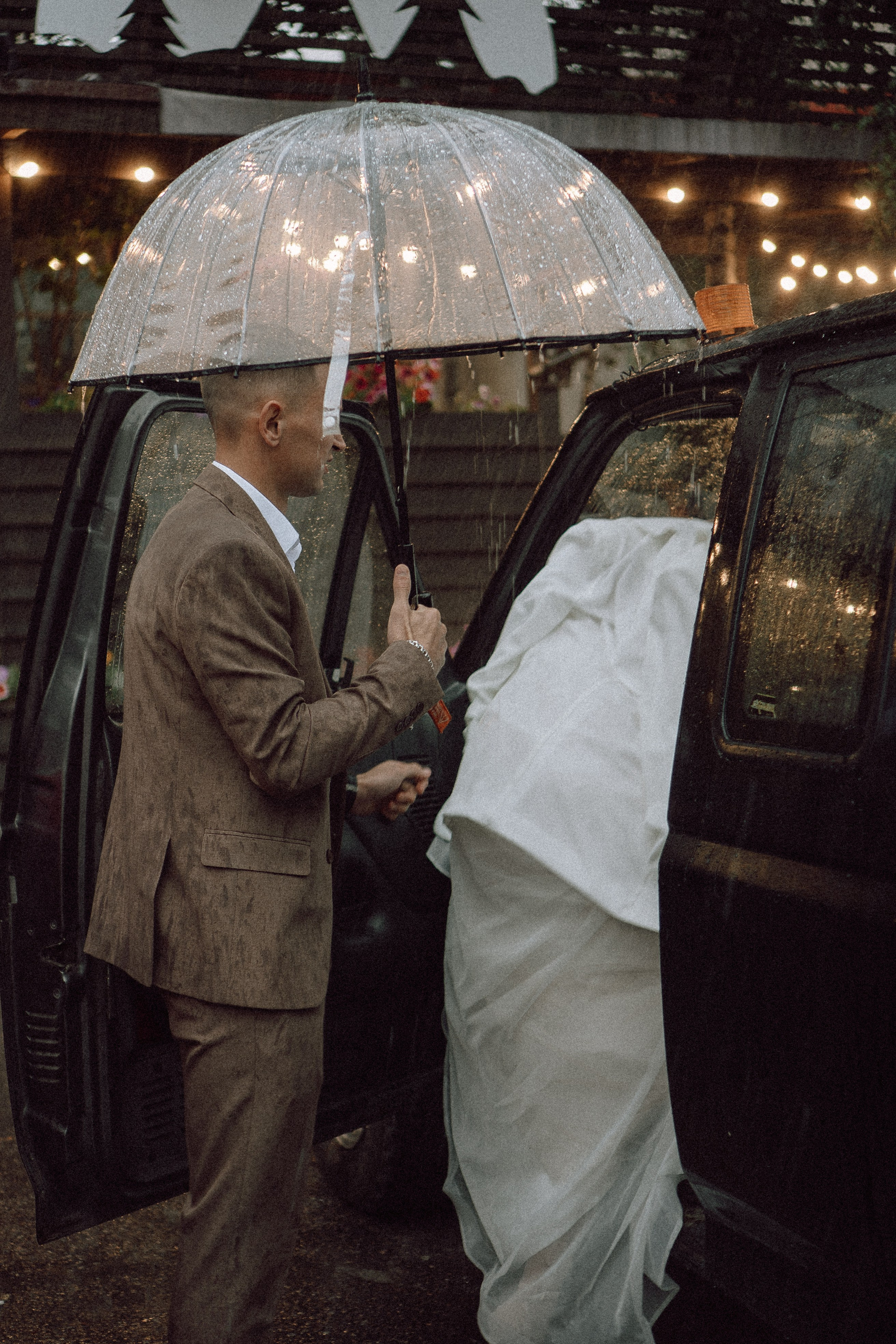 СВАДЕБНАЯ ФОТОСЕССИИЯ ПАРЫ В ГОРОДЕ ПРИОЗЕРСК В СОСНОВОМ ЛЕСУ И С ПИКАПОМ. Профессиональный фотограф, Санкт-Петербург — Виктория Богомолова