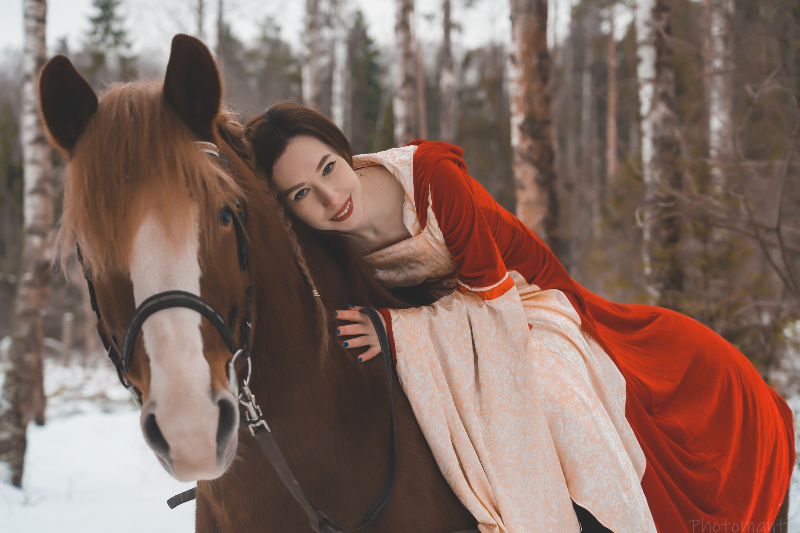 Девушки с лошадками. Photomantis