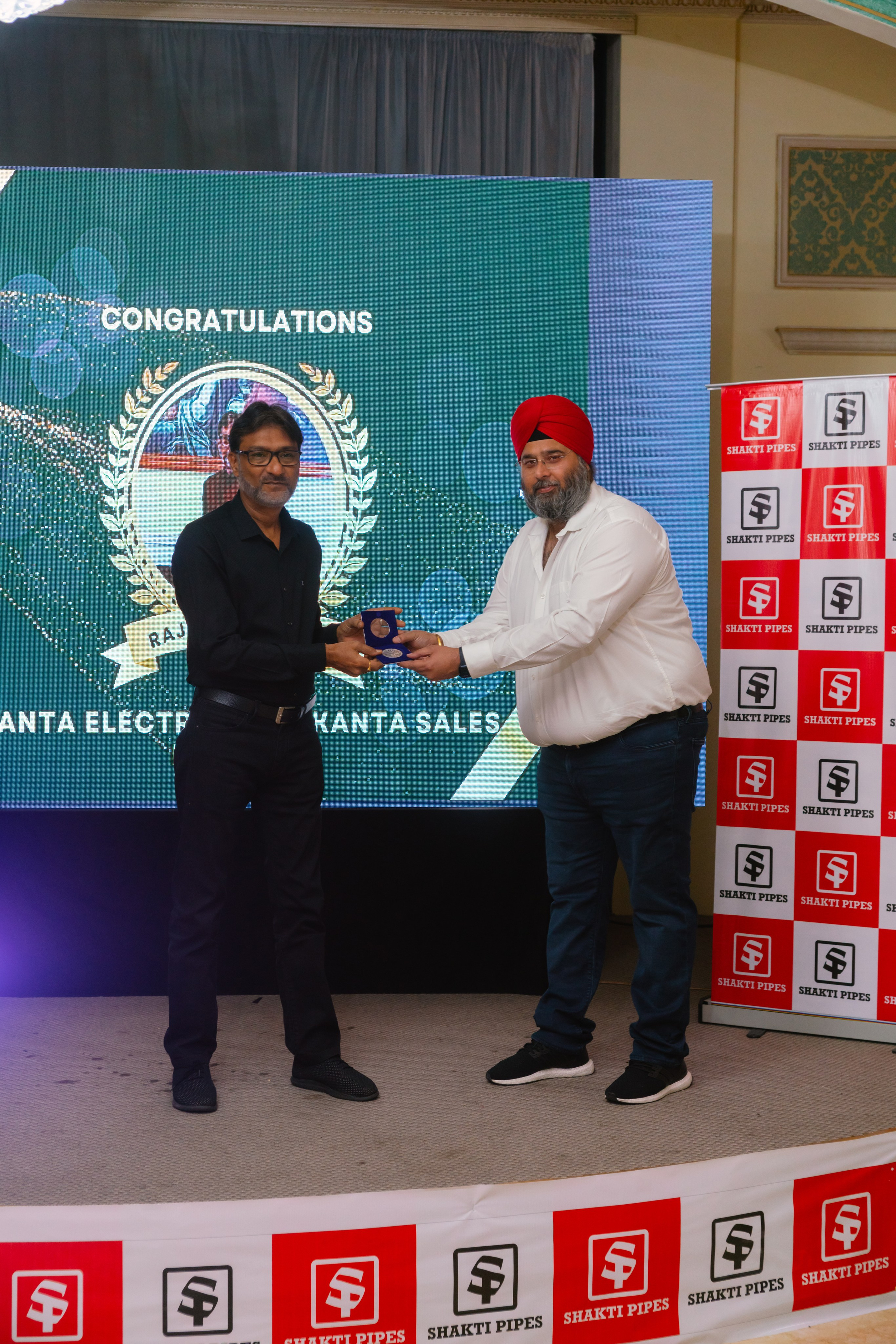 Shakti Pipes. Профессиональная съемка в Алматы