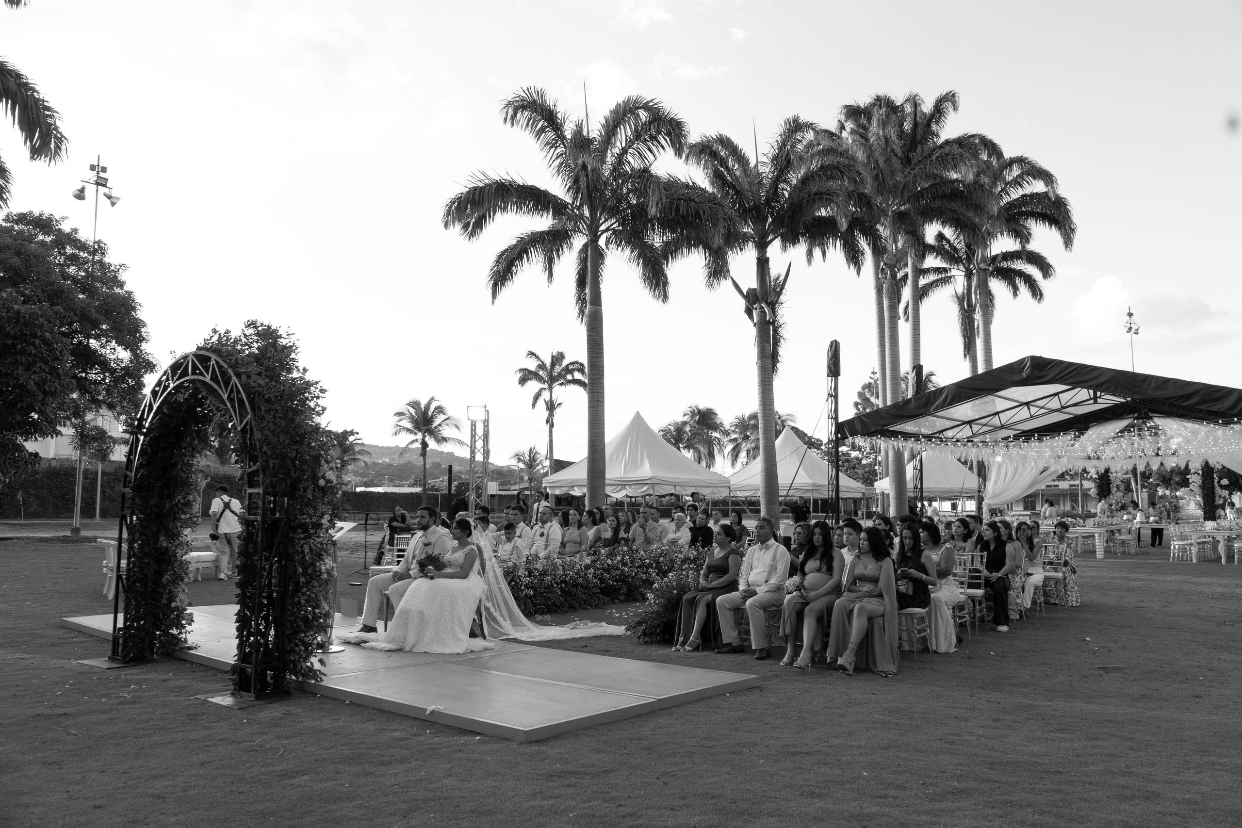 Carola & Gerson. Wedding Photographer in Barcelona and Medellin