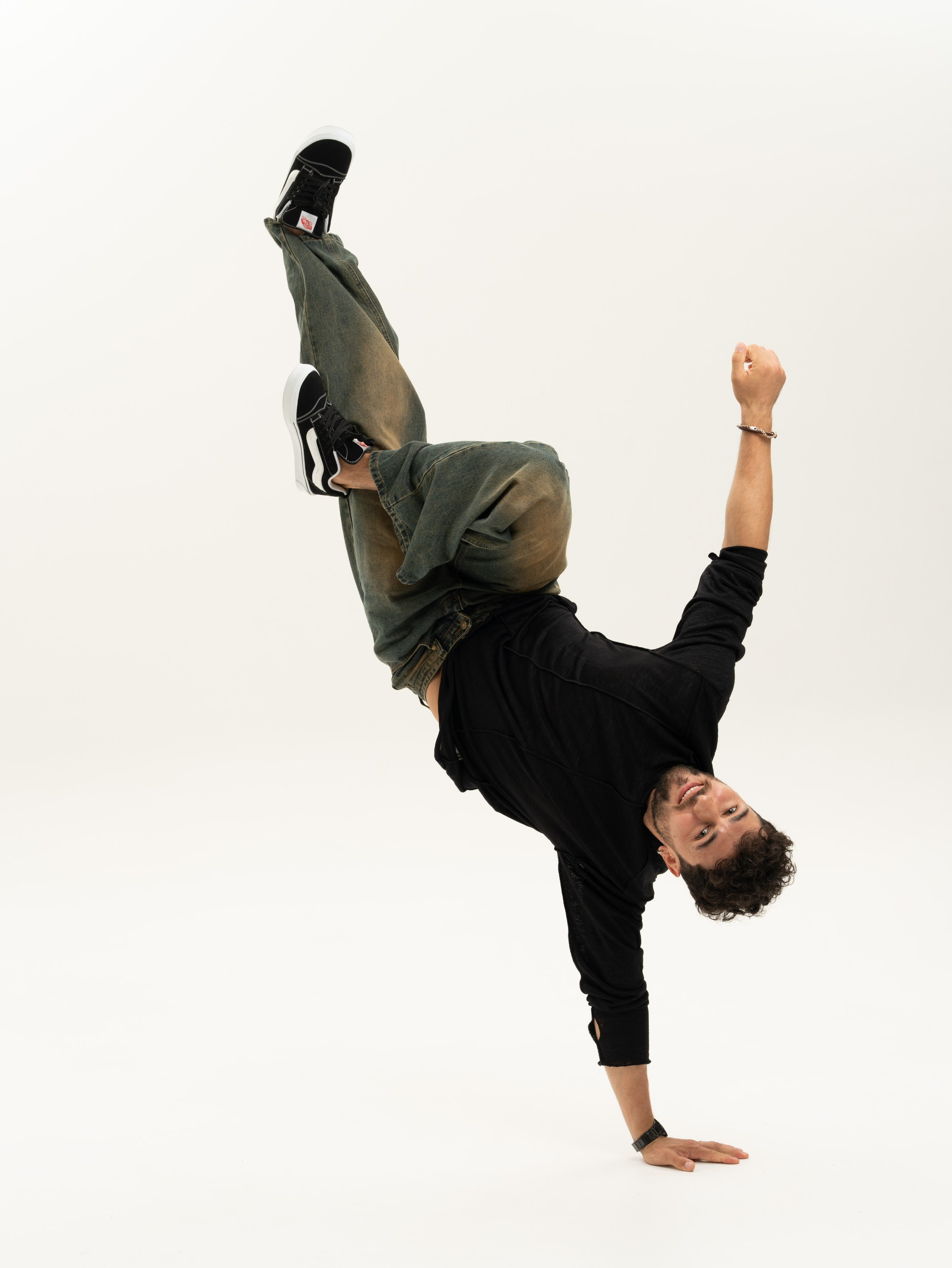 Примеры локаций. Индивидуальные, предметные и сборные съемки в Санкт-Петербурге Okhman.studio