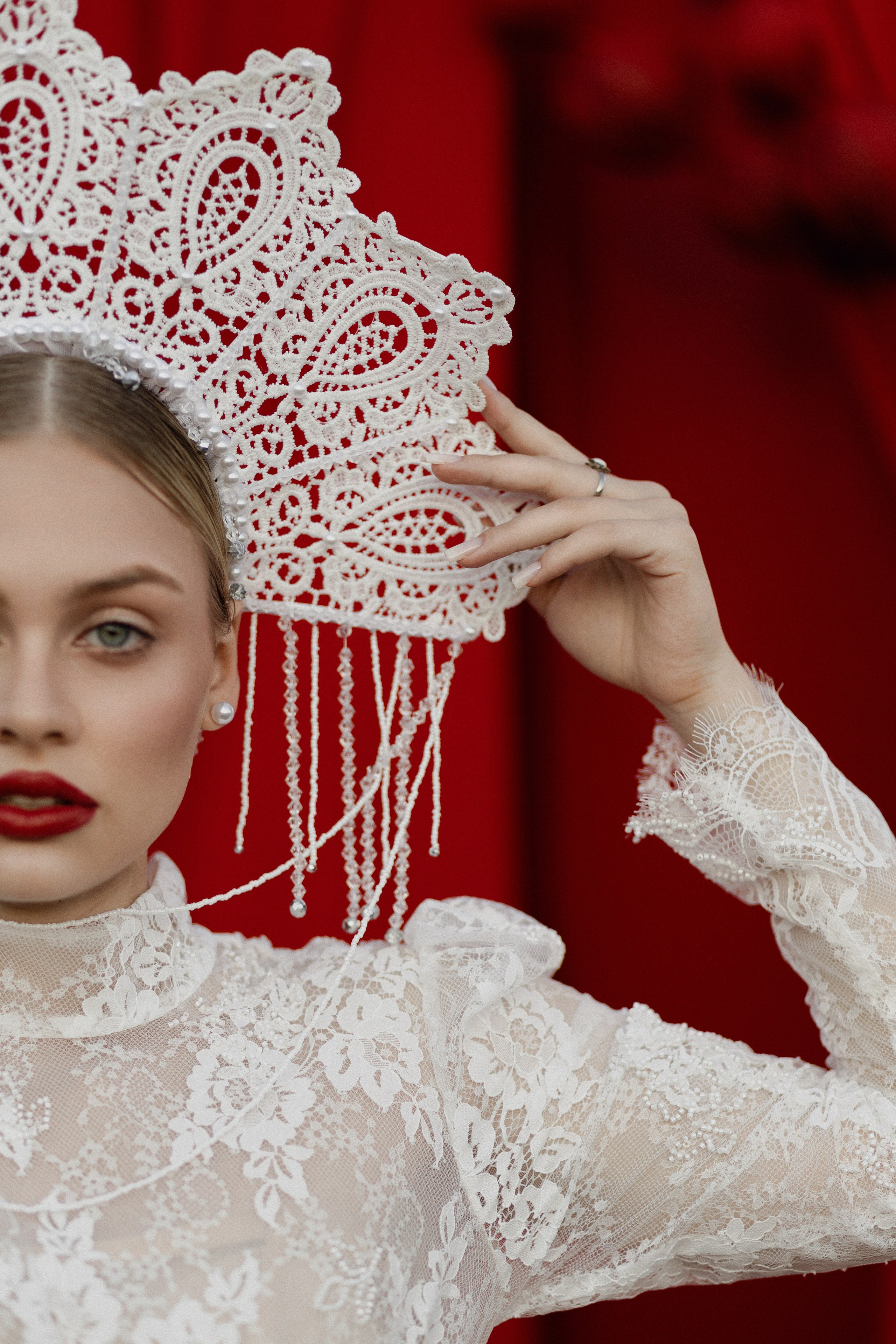 Профессиональный свадебный фотограф в Краснодаре. Эмоциональные фото с церемонии, прогулки, банкета. Красивые портреты, стильные кадры деталей. Съемка в натуральной эстетике, сохранение ваших ярких моментов навсегда.