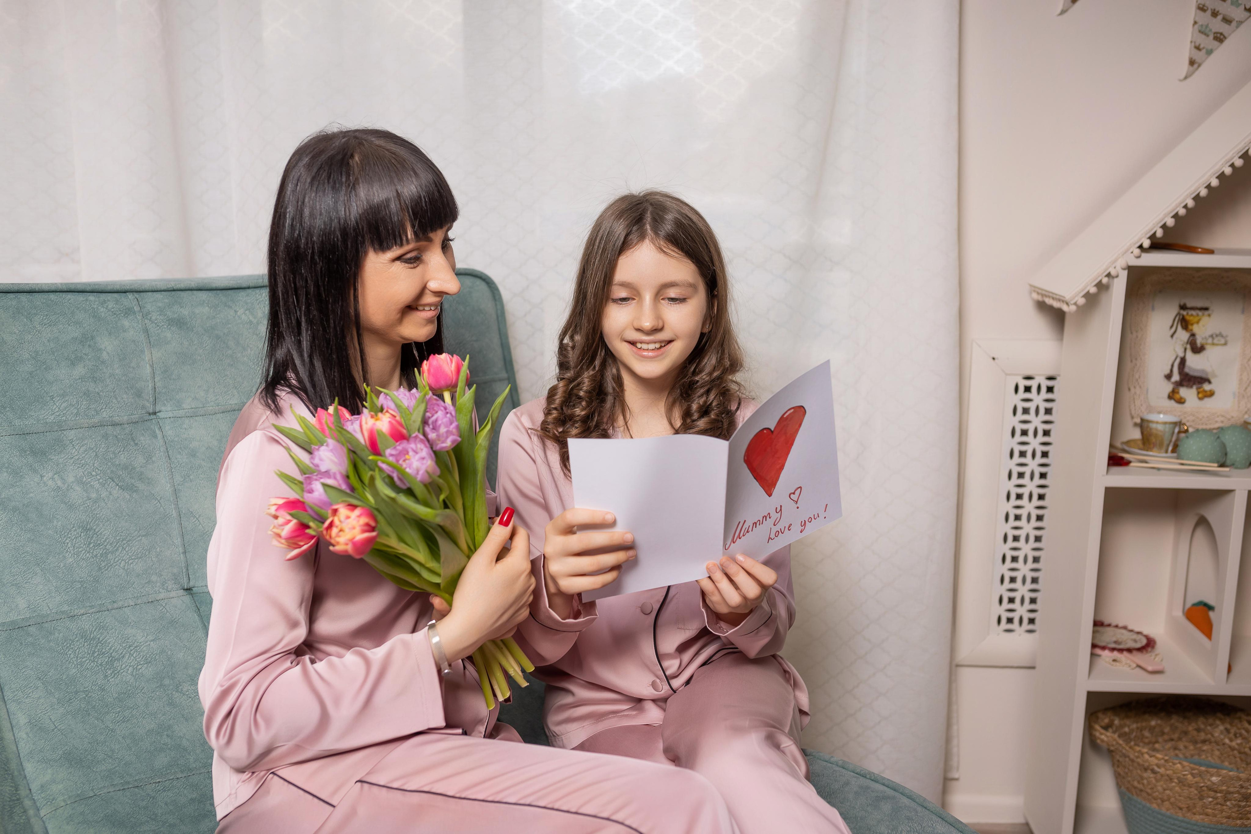 Эвелина с мамой. Семейный и детский фотограф в городе Подолск МО Крылова Ирина