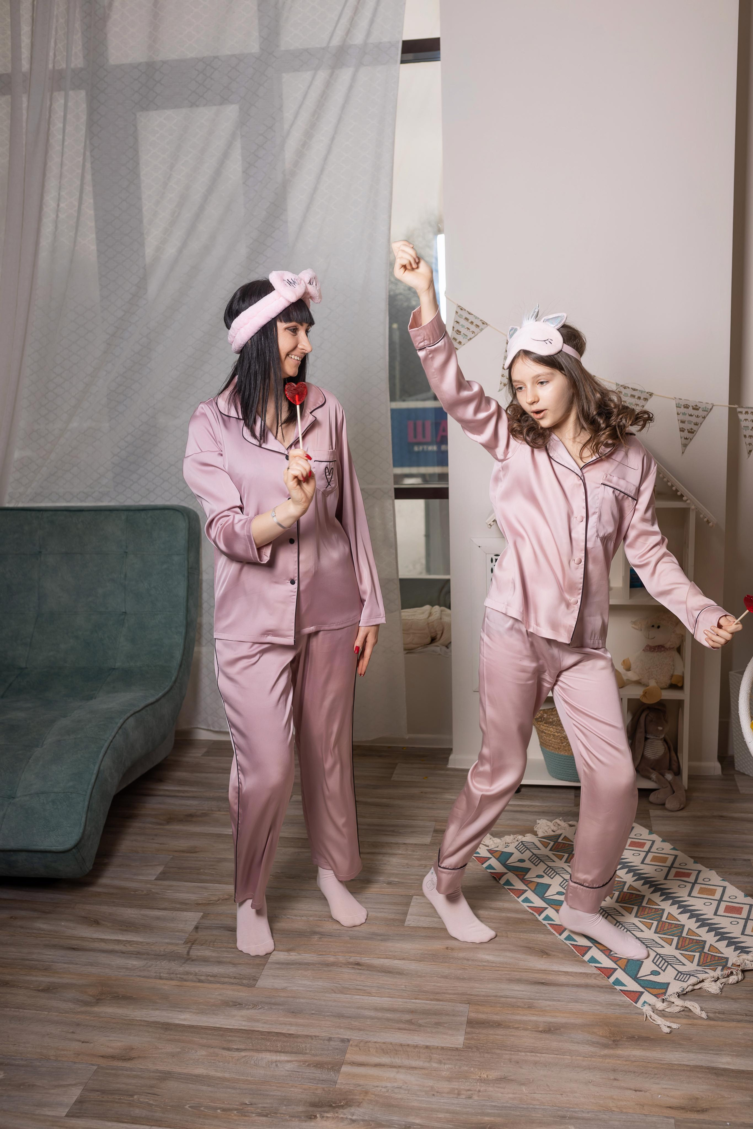 Эвелина с мамой. Семейный и детский фотограф в городе Подолск МО Крылова Ирина