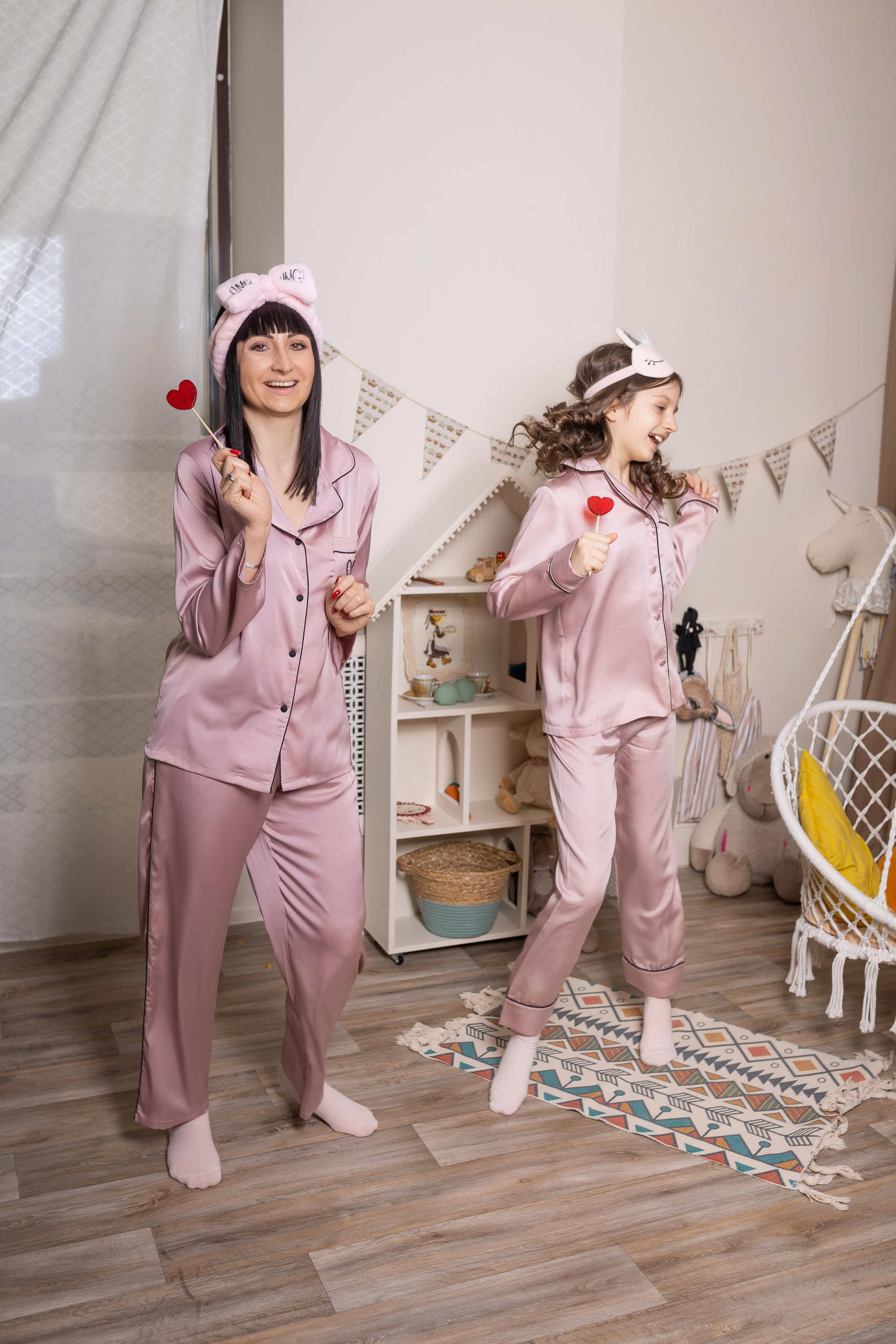 Эвелина с мамой. Семейный и детский фотограф в городе Подолск МО Крылова Ирина