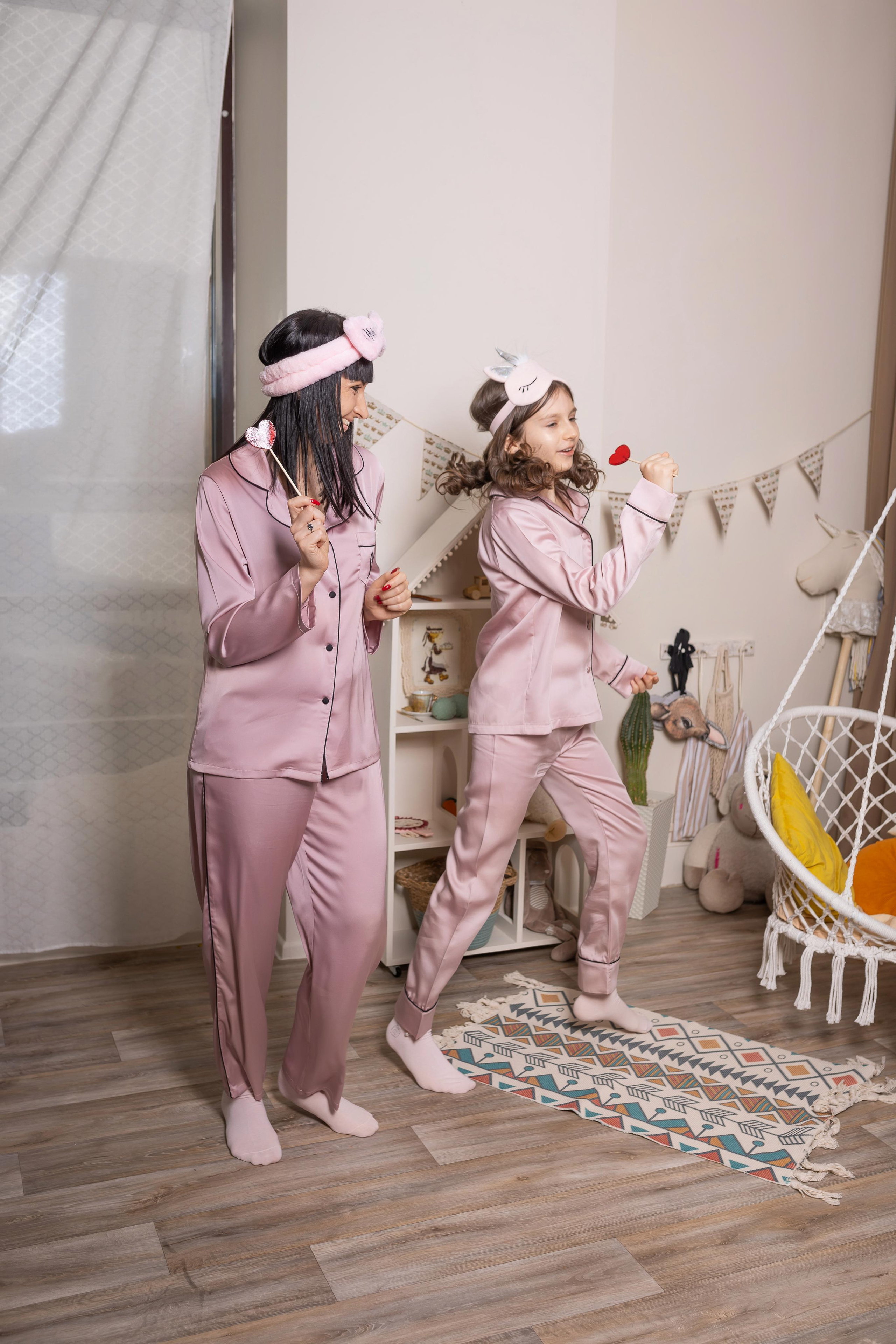 Эвелина с мамой. Семейный и детский фотограф в городе Подолск МО Крылова Ирина