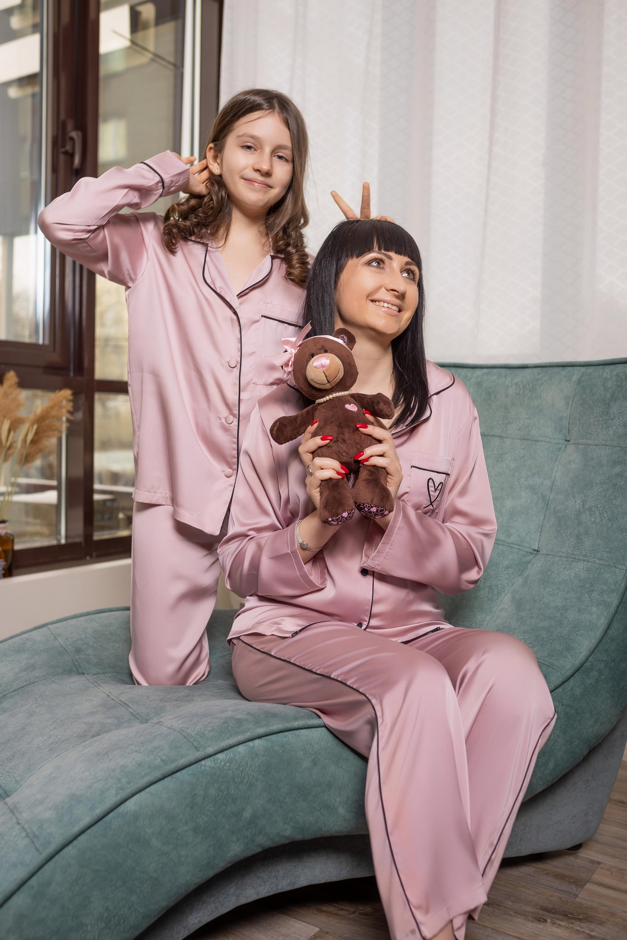 Эвелина с мамой. Семейный и детский фотограф в городе Подолск МО Крылова Ирина