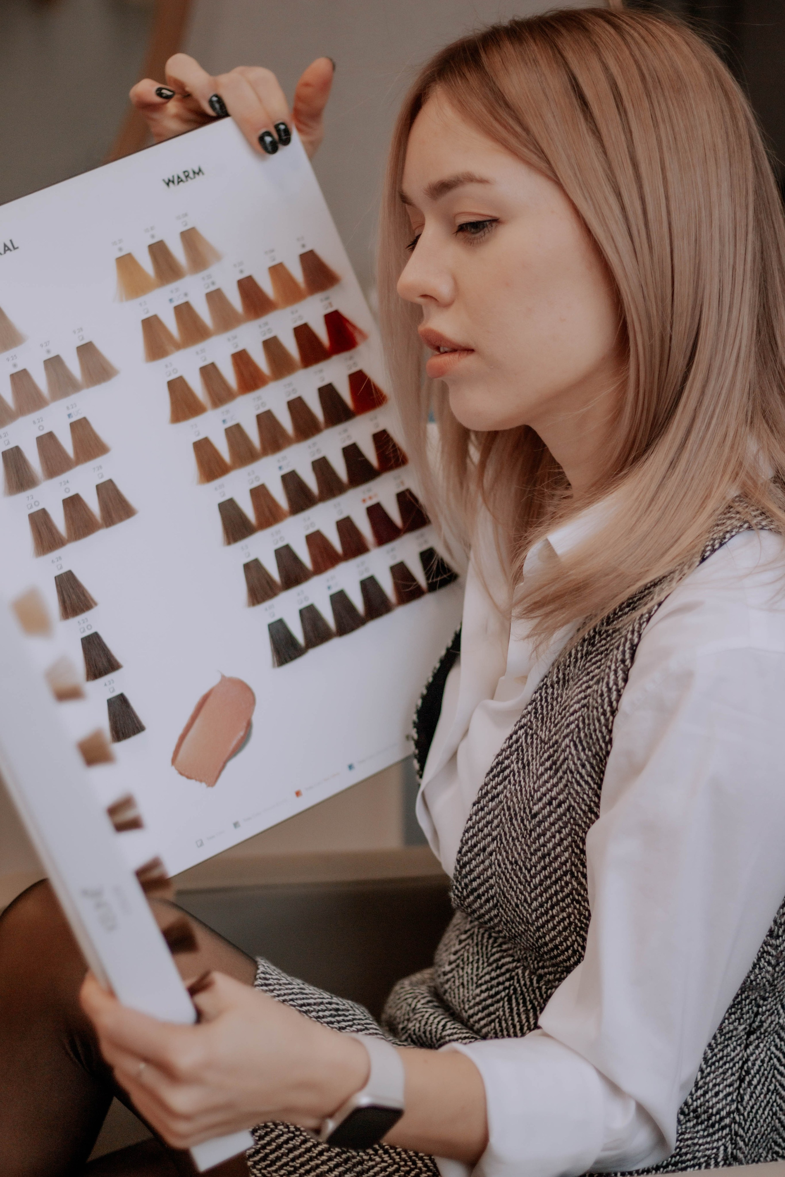 Настя- стилист по волосам. Бережно сохраняю ваши чувства и истории на своих фотографиях