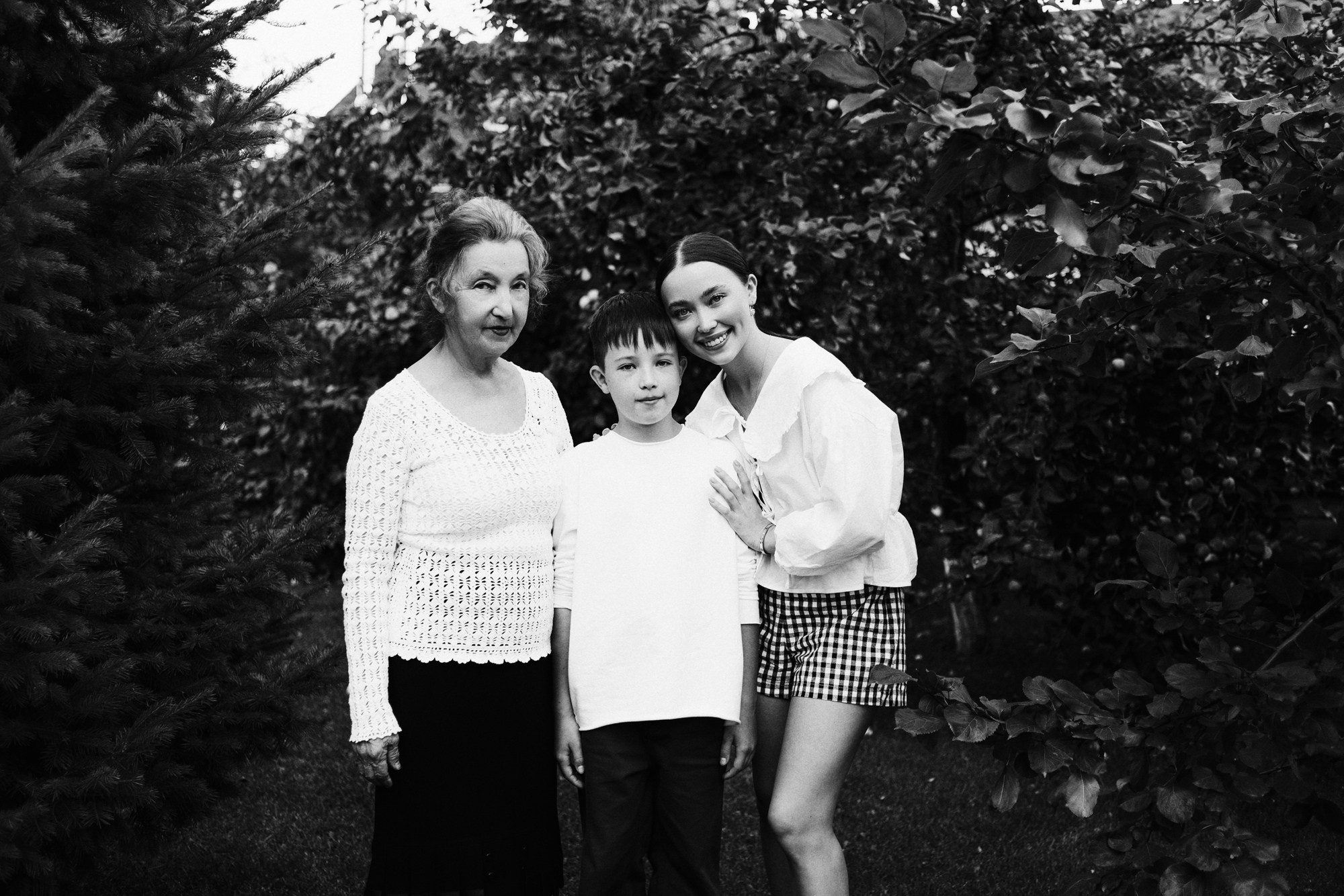 Семейная фотосессия в Тюмени — портреты поколений. Портретный фотограф Тюмень Дарья Мустафина