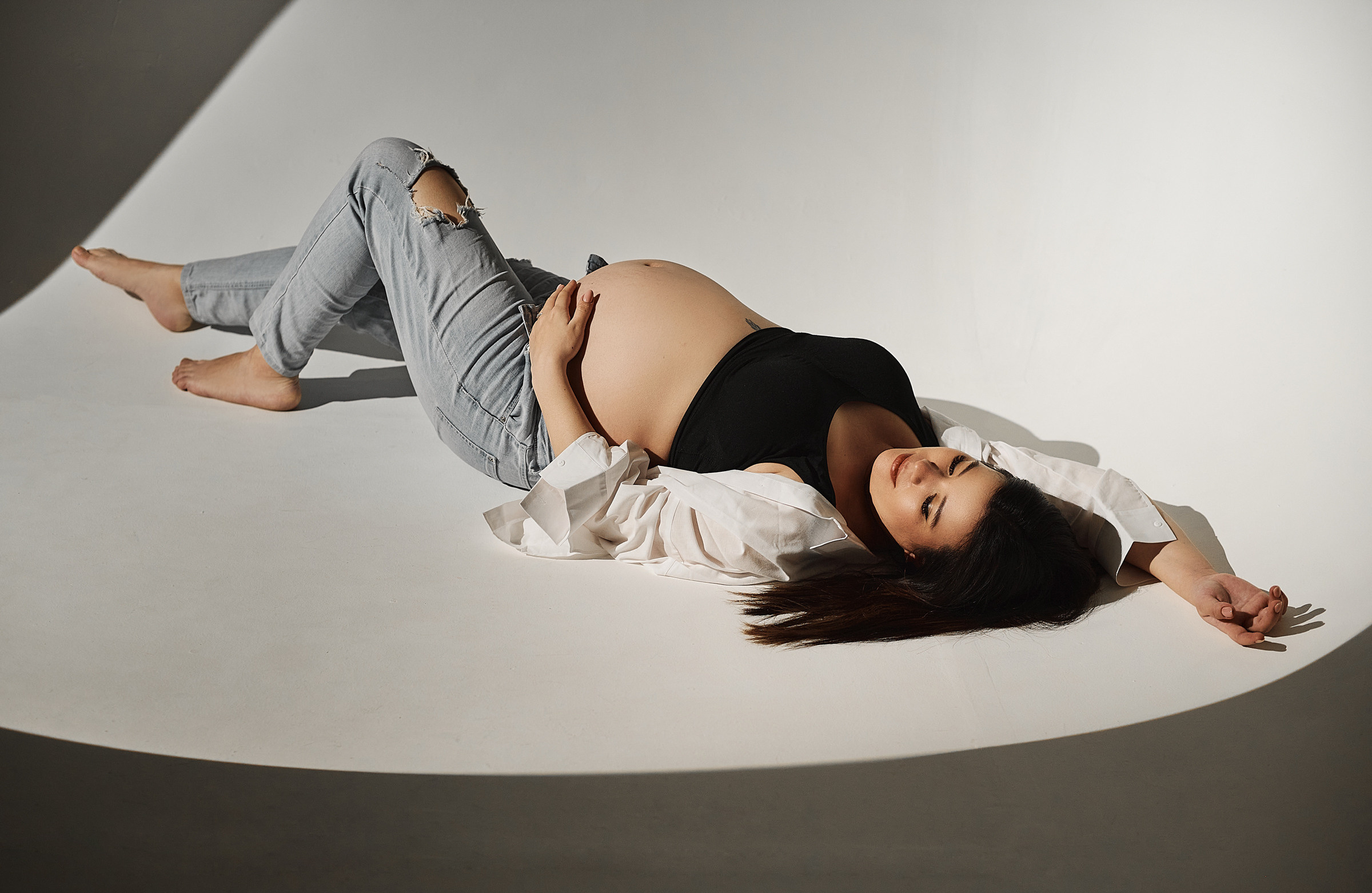 Беременность в стиле минимализм. Фотограф Дрожина Светлана | г. Ростов-на-Дону, г. Волгоград