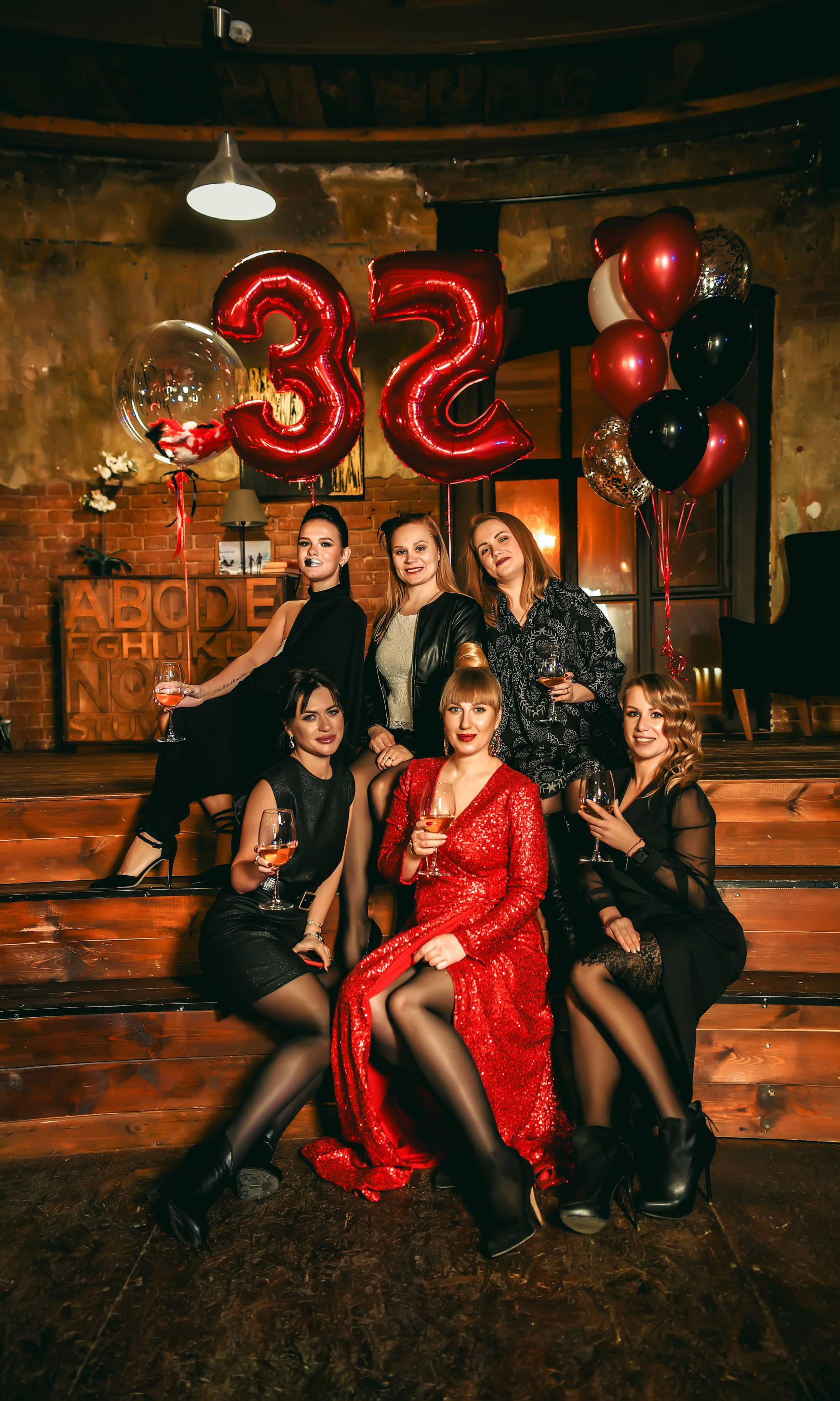 Тематическая вечеринка на юбилей 35 лет. Свадебный, семейный, детский, контент фотограф в Омске Максим Ильин